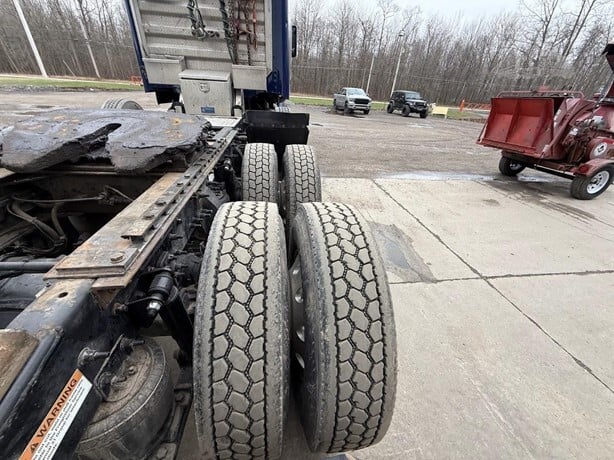 2021 Freightliner 122SD — Ashtabula, Ohio — $210,000 — photo 9