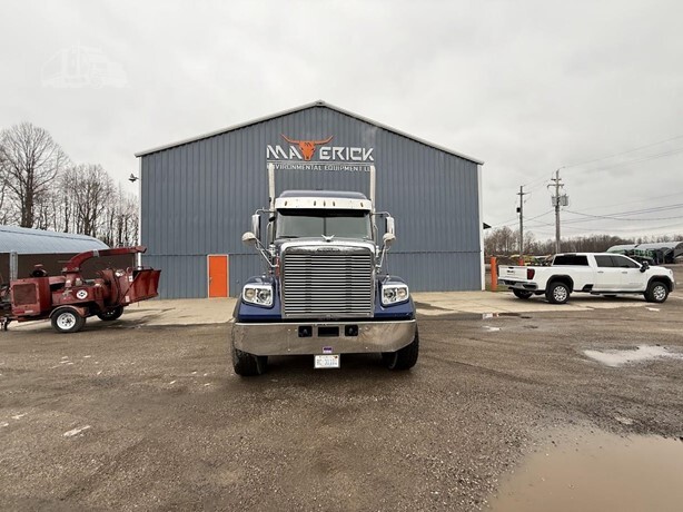 2021 Freightliner 122SD — Ashtabula, Ohio — $210,000 — photo 12