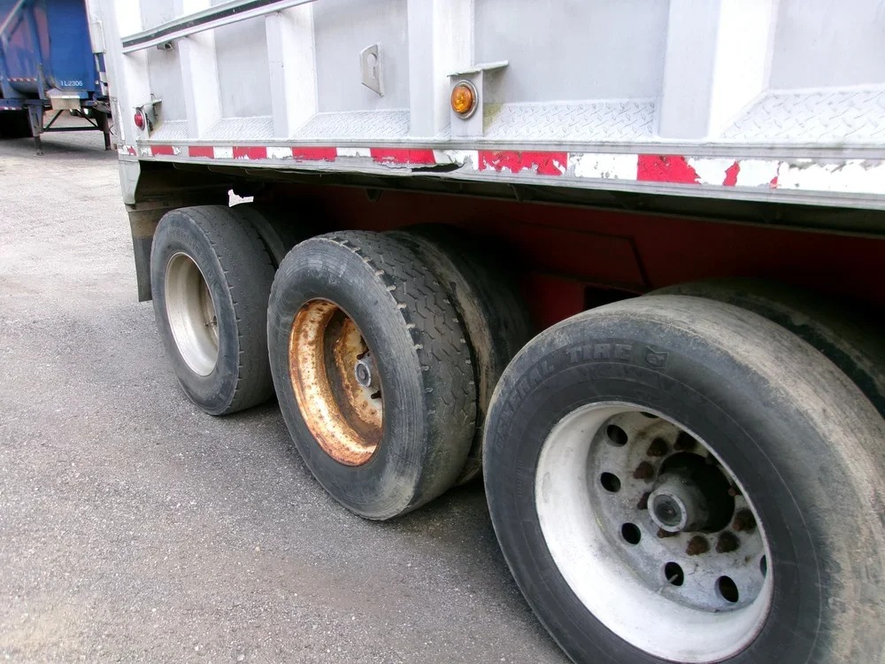 1999 East Tri-Axle Dump Trailer — $14,900 — photo 4