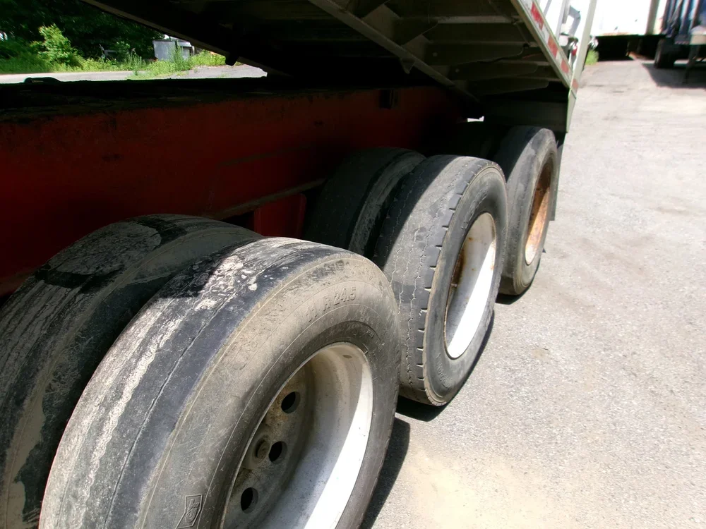 1999 East Tri-Axle Dump Trailer — $14,900 — photo 10