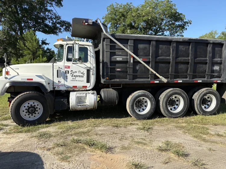 2001 Mack RD 600 — $32,900 — photo 3