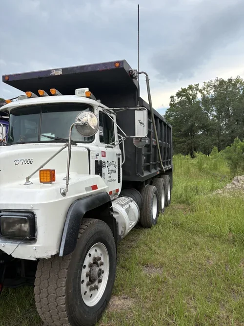 2001 Mack RD 600 — $32,900 — photo 5