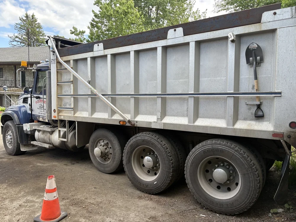 2005 Mack CV713 — $39,900 — photo 4