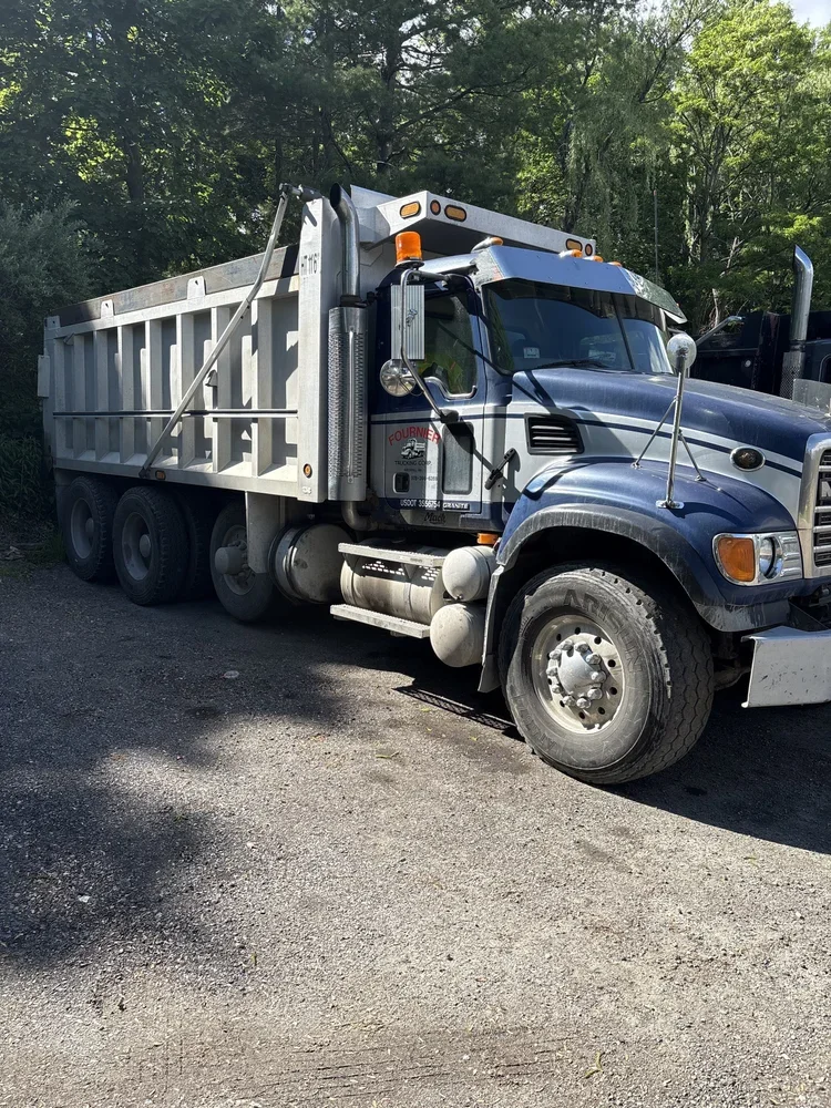 2005 Mack CV713 — $39,900 — photo 7