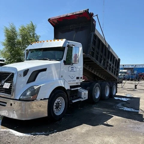 2007 Volvo VNL — Reading, Massachusetts — $55,000 — photo 2
