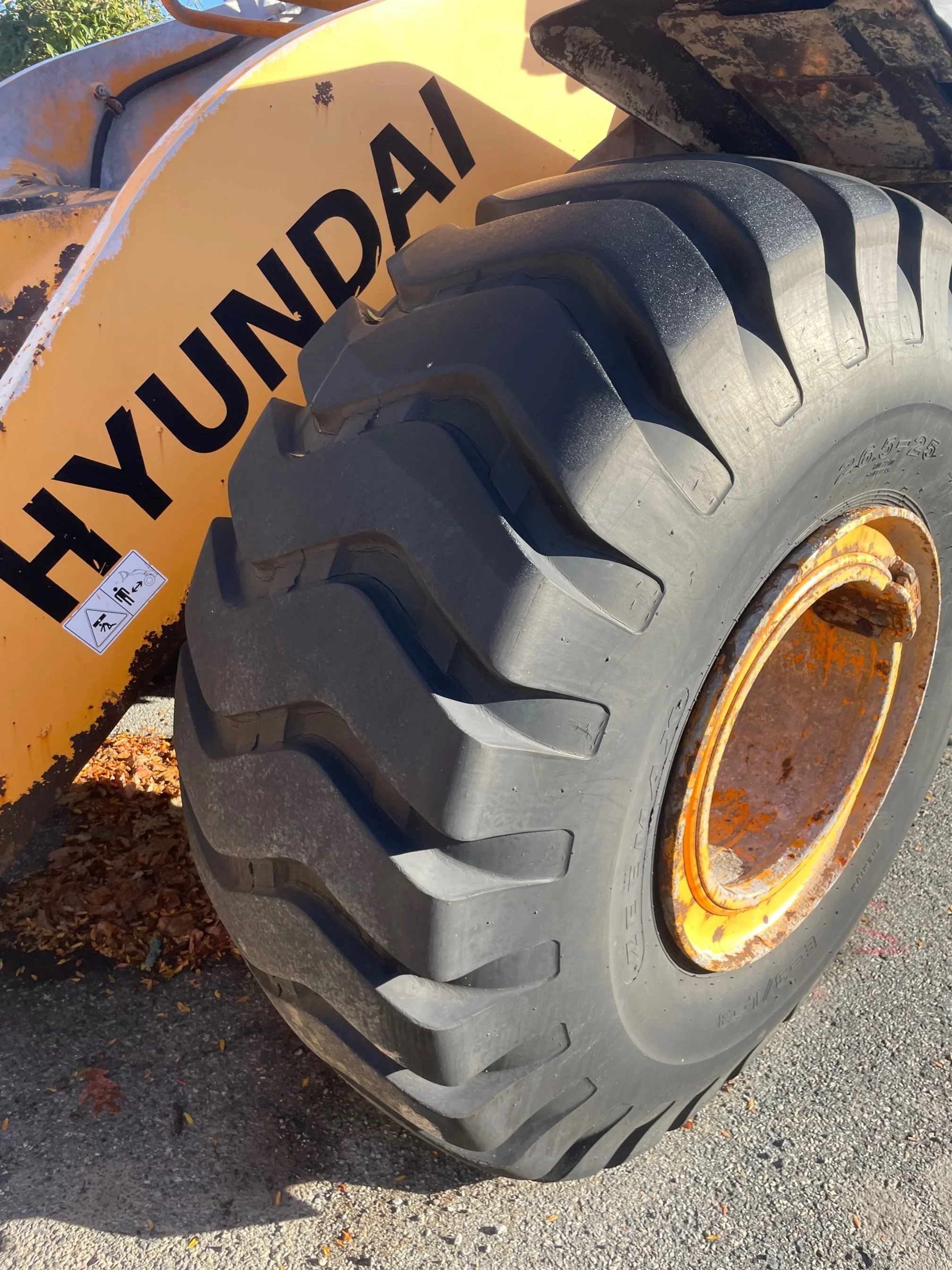 2013 Hyundai HL770-9A — Reading, Massachusetts — $45,900 — photo 3