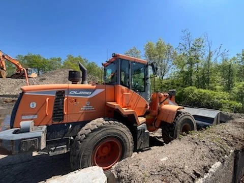 2015 Doosan DL — Reading, Massachusetts — $74,900 — photo 4
