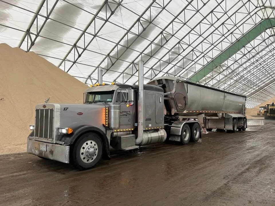 2015 Mac Tandem Split Axle Dump Trailer — Mac Tandem — Reading, Massachusetts