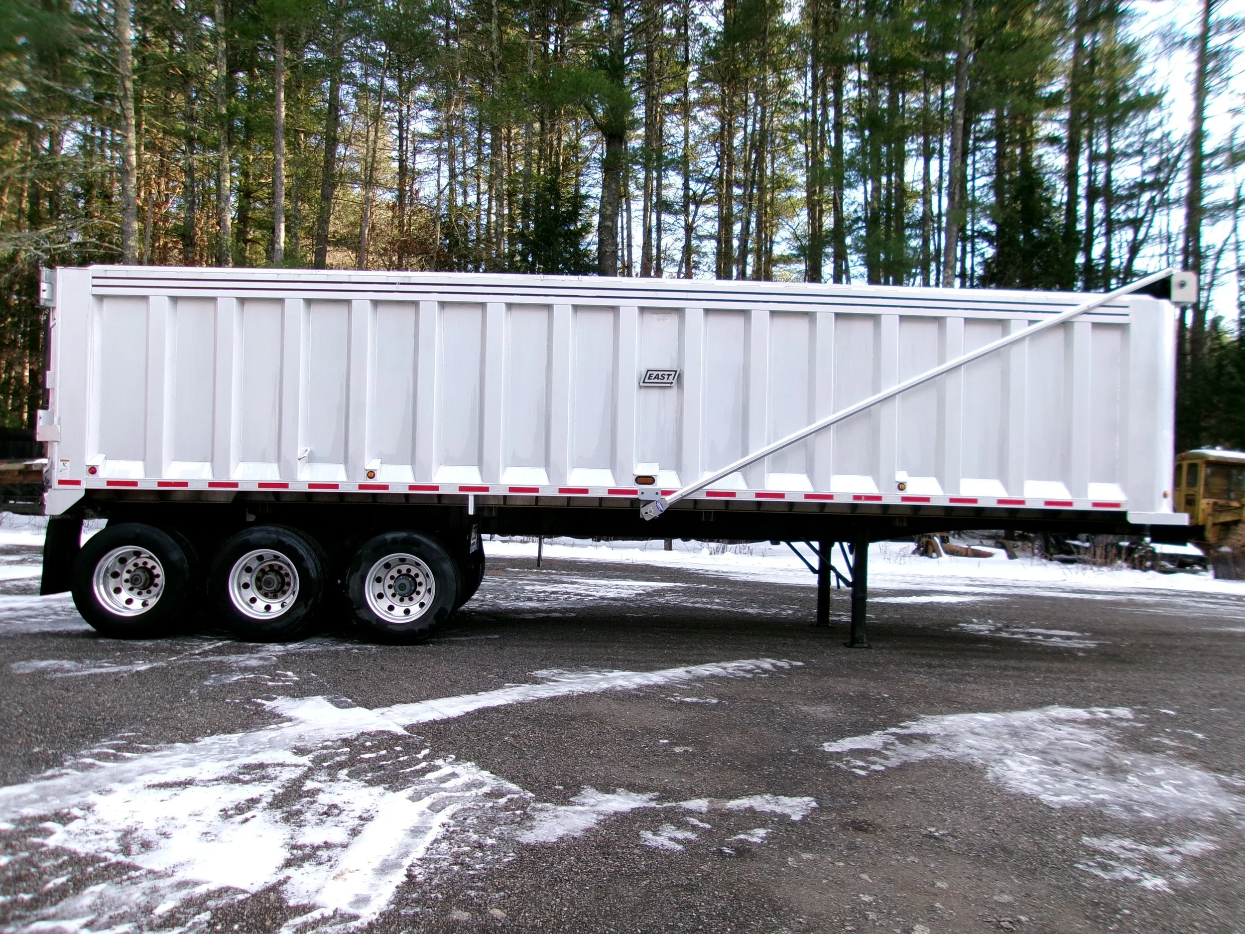 2018 East Dump Trailer — East Dump — Reading, Massachusetts