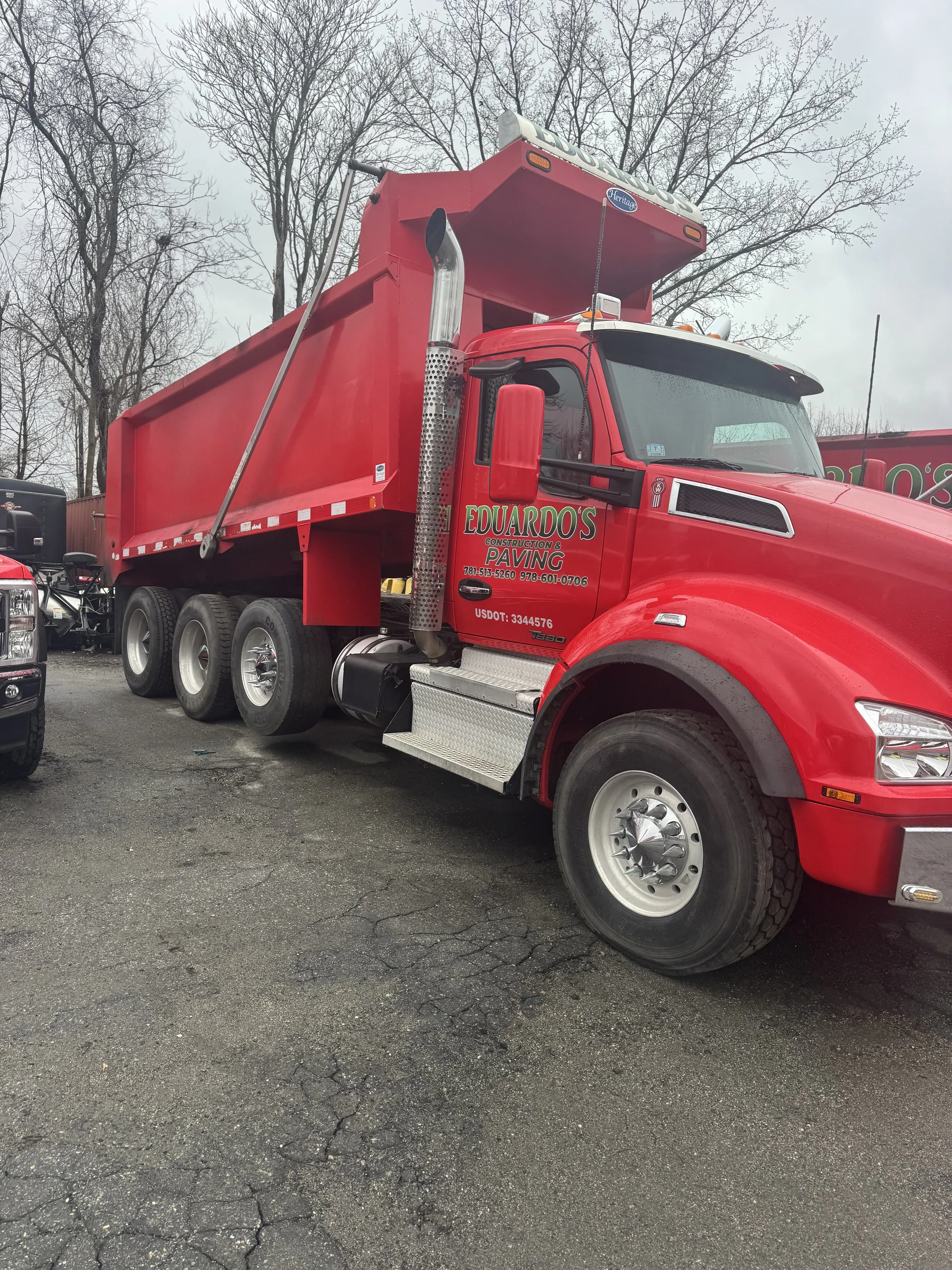 2020 Kenworth T880 Dump Truck — Kenworth T880 — Reading, Massachusetts