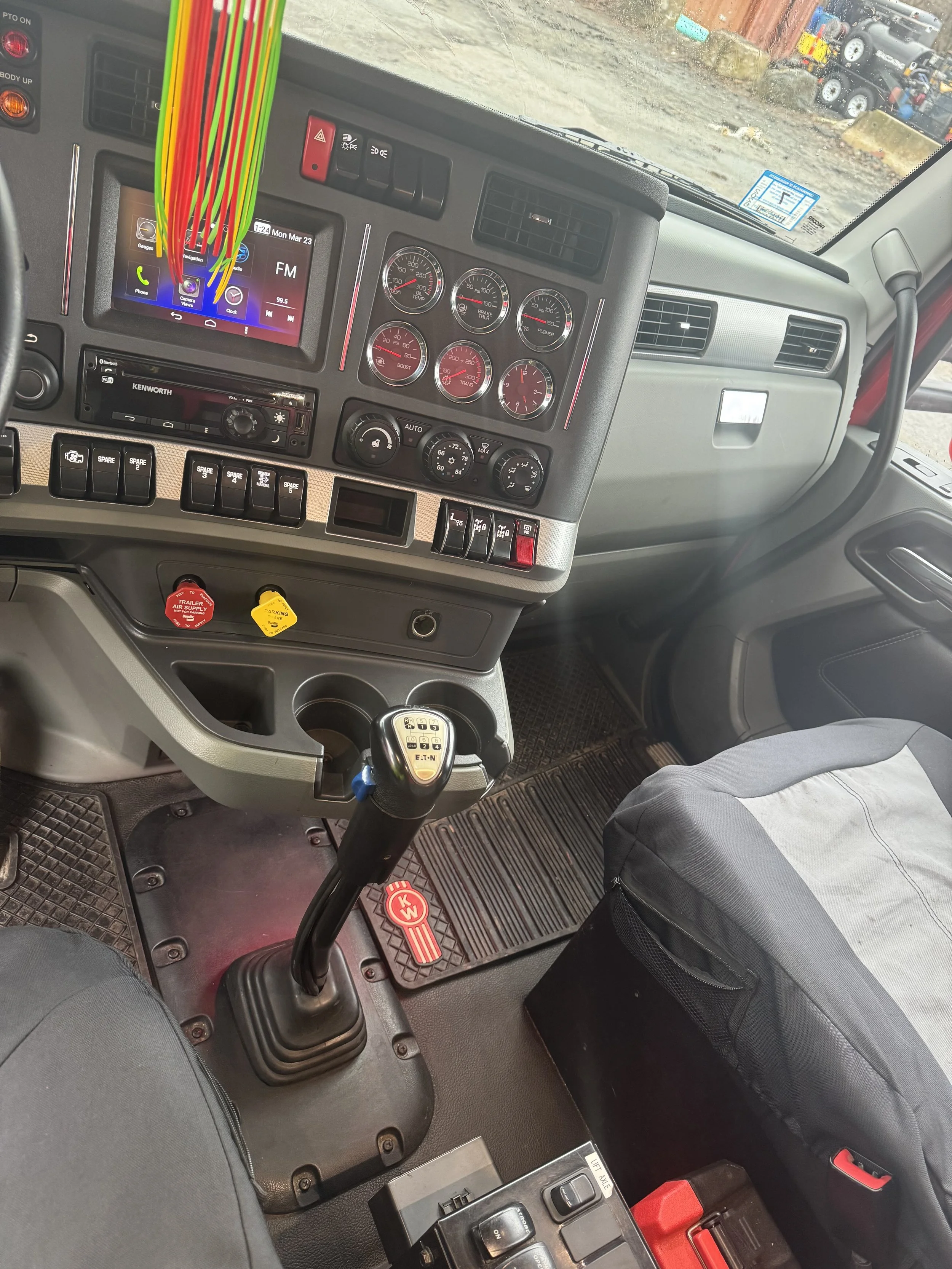 2020 Kenworth T880 — Reading, Massachusetts — $190,000 — photo 6