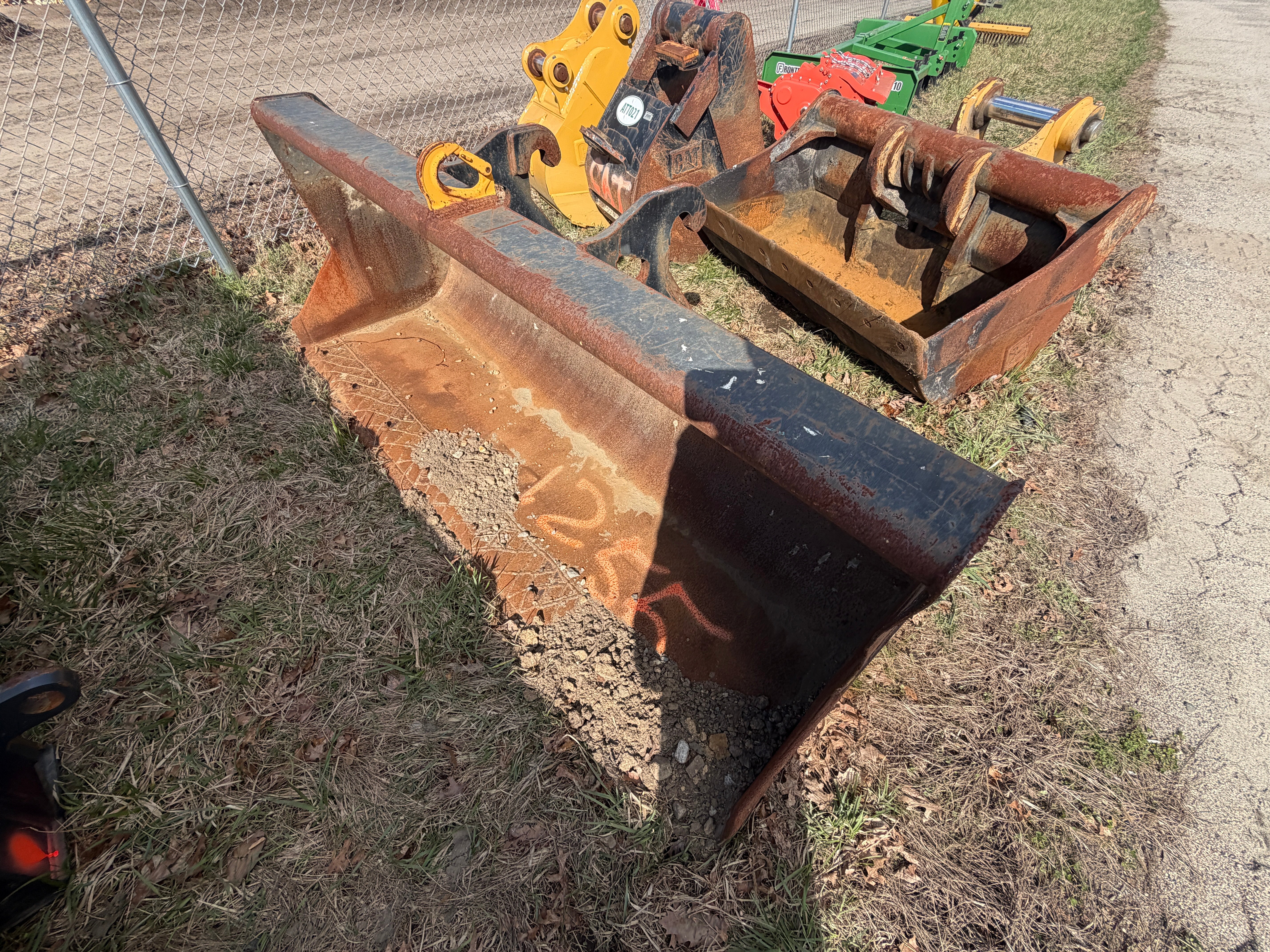 CAT Grapple Bucket — Providence, RI — $4,500 — photo 2
