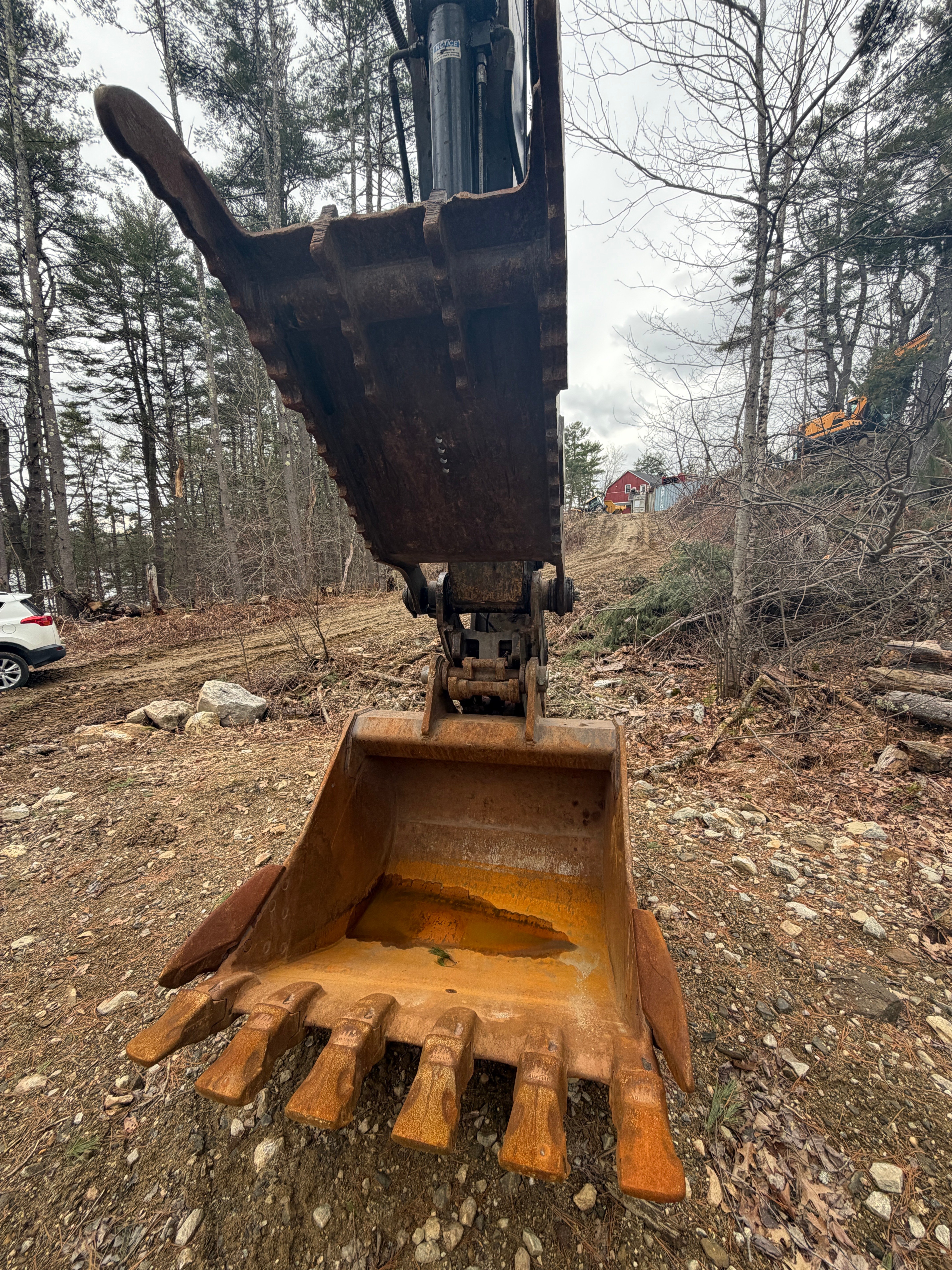 Volvo EC300EL — Leicester, Massachusetts — $128,000 — photo 2