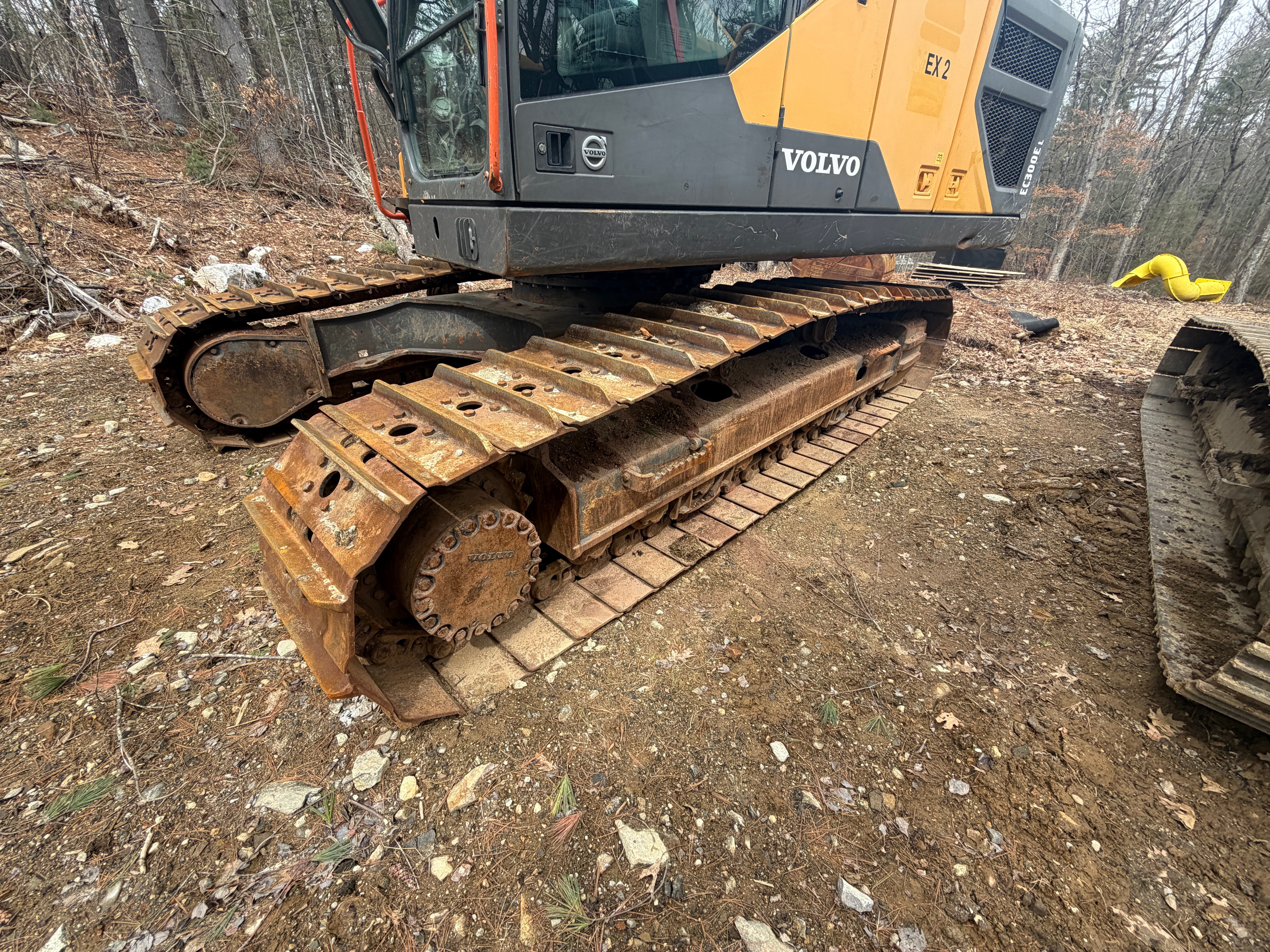 Volvo EC300EL — Leicester, Massachusetts — $128,000 — photo 3