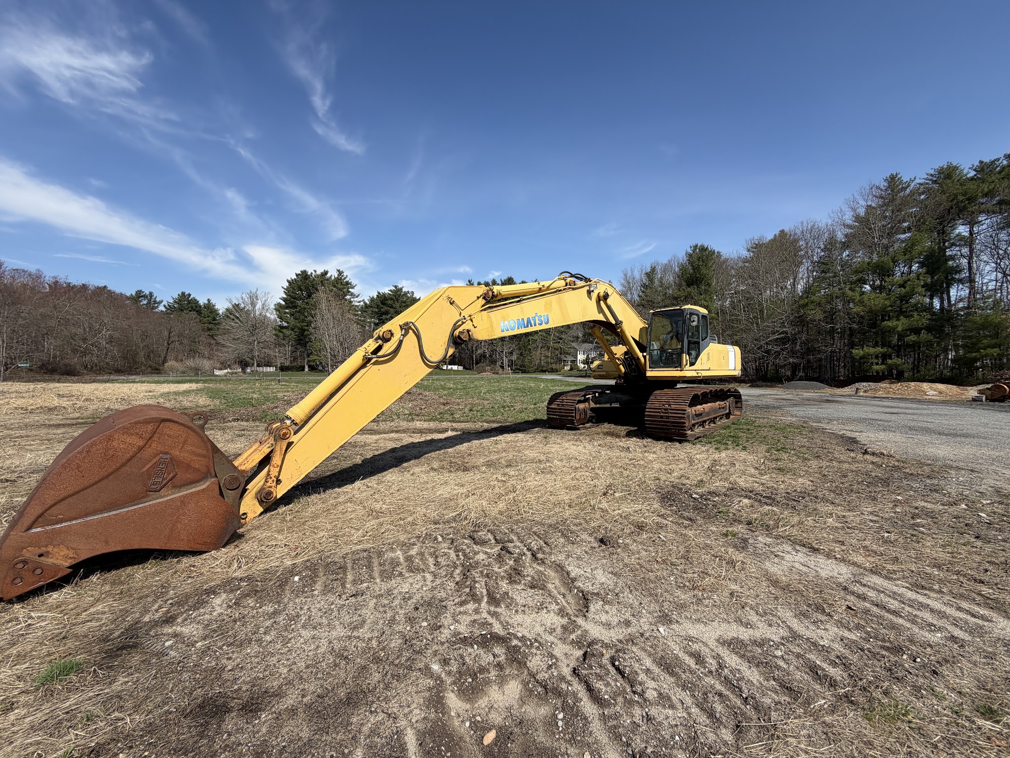Komatsu PC400LC-7 — Middleboro, MA — $25,000 — photo 2