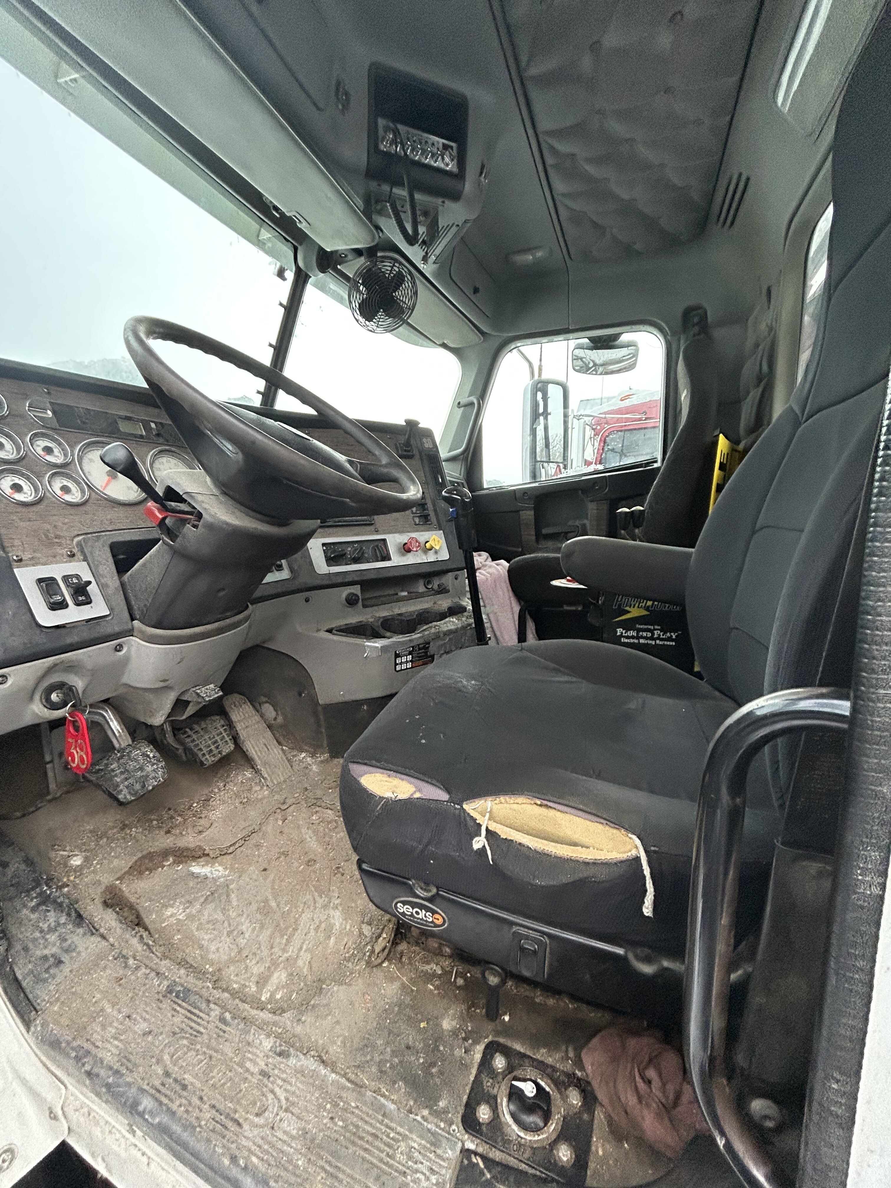 2011 Freightliner — Middleboro, VT — $20,000 — photo 4