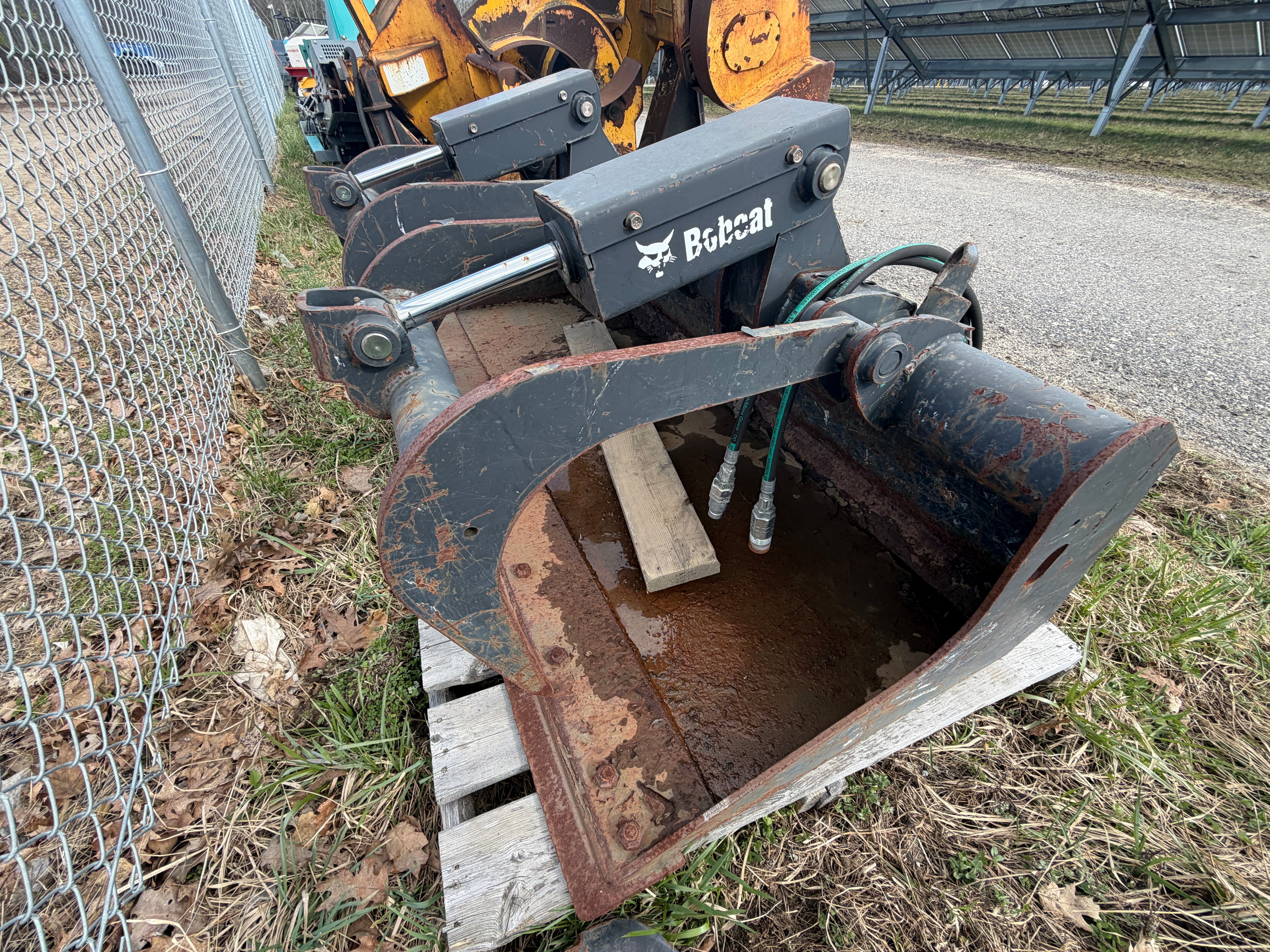 Bobcat Skid-Steer Bucket — Providence, RI — $1,500 — photo 3