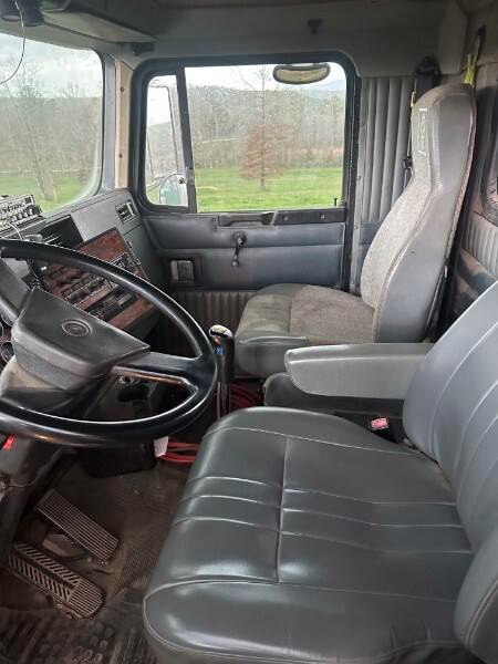 2000 Kenworth T800 — Hickory, NC — $69,995 — photo 6
