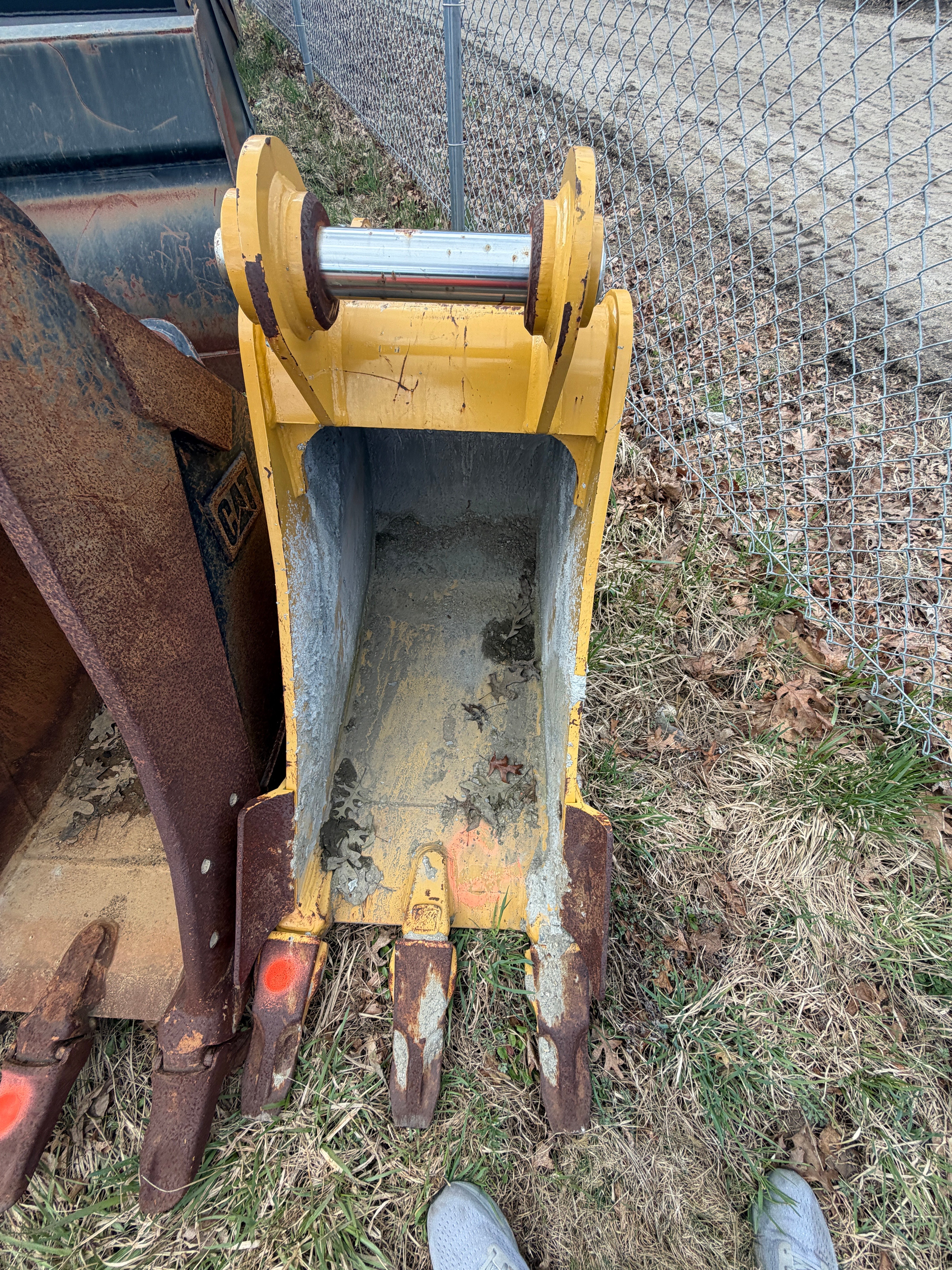CAT Quick-Coupler Bucket — Providence, RI — $4,500 — photo 2
