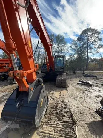 2023 Hitachi ZX210 LC-6 — Columbia, South Carolina — $149,900 — photo 3