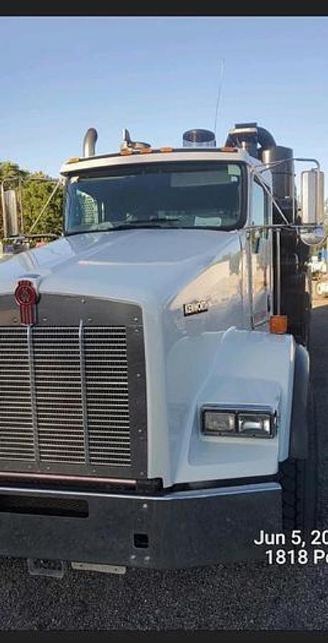 Kenworth T880 with Vactor HXX Vacuum system — $180,000 — photo 2