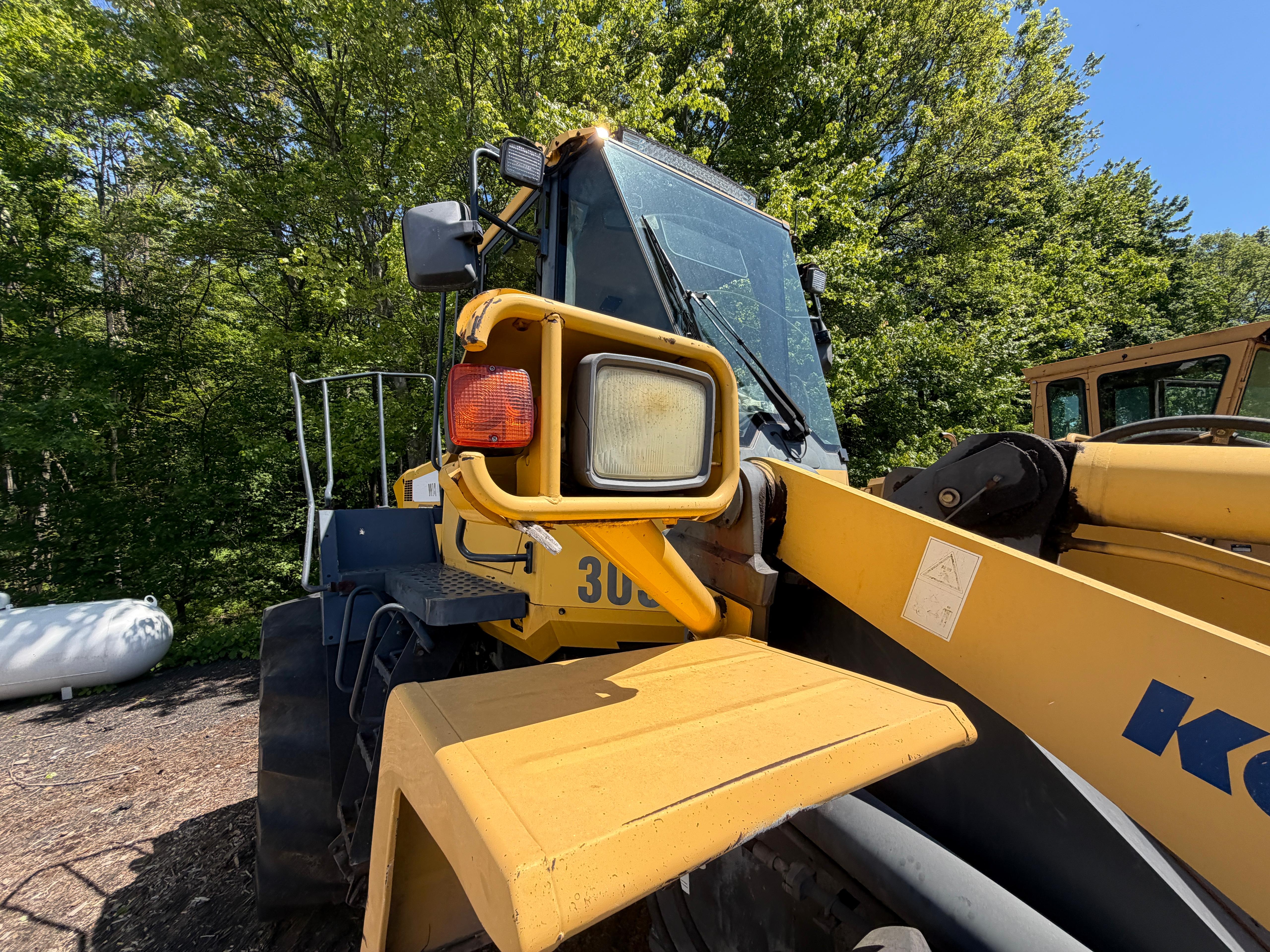 Komatsu WA430 — Ellington, CT — $58,000 — photo 4