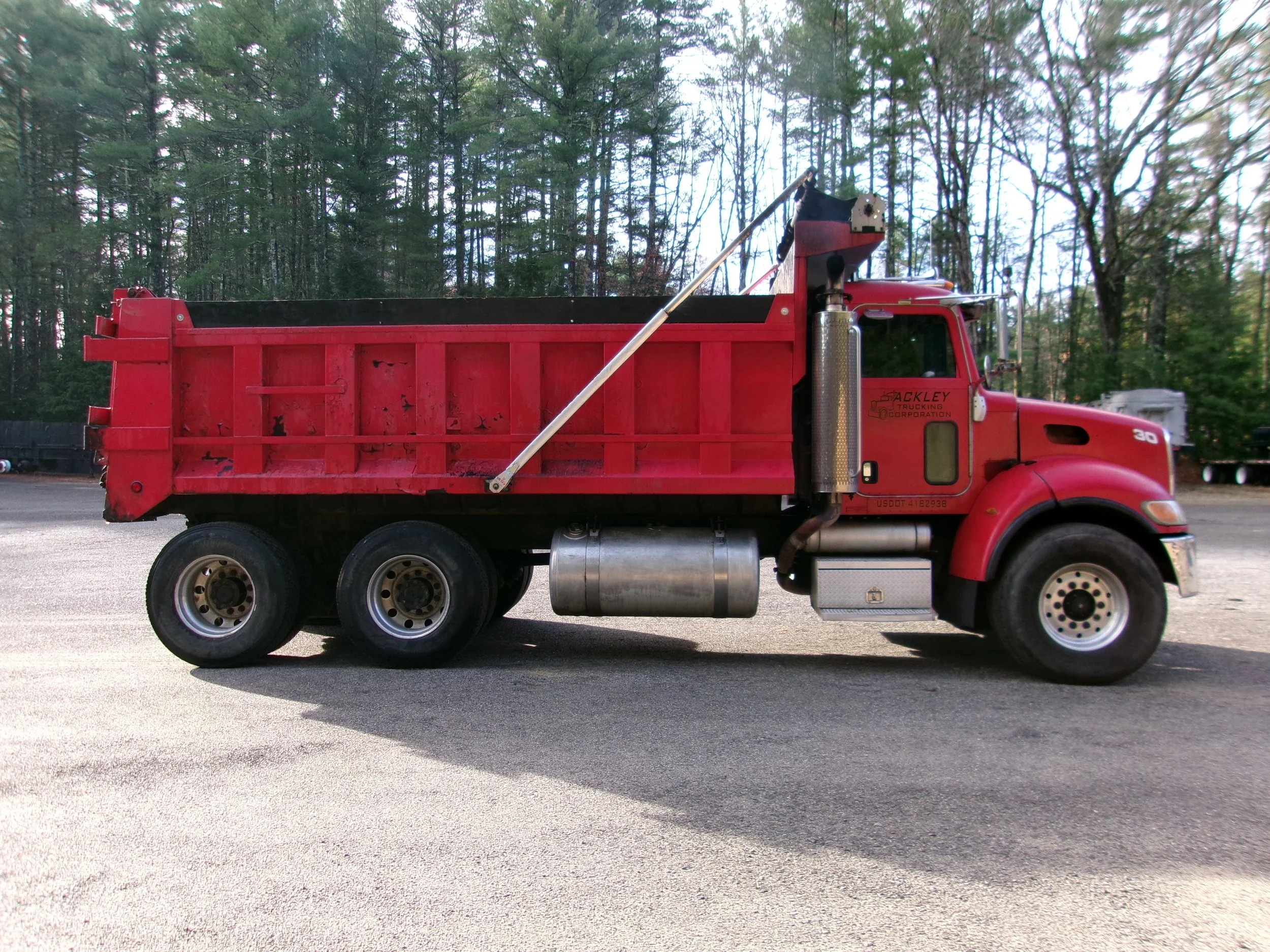 2007 Peterbilt 335 — Reading, Massachusetts — $34,900 — photo 4