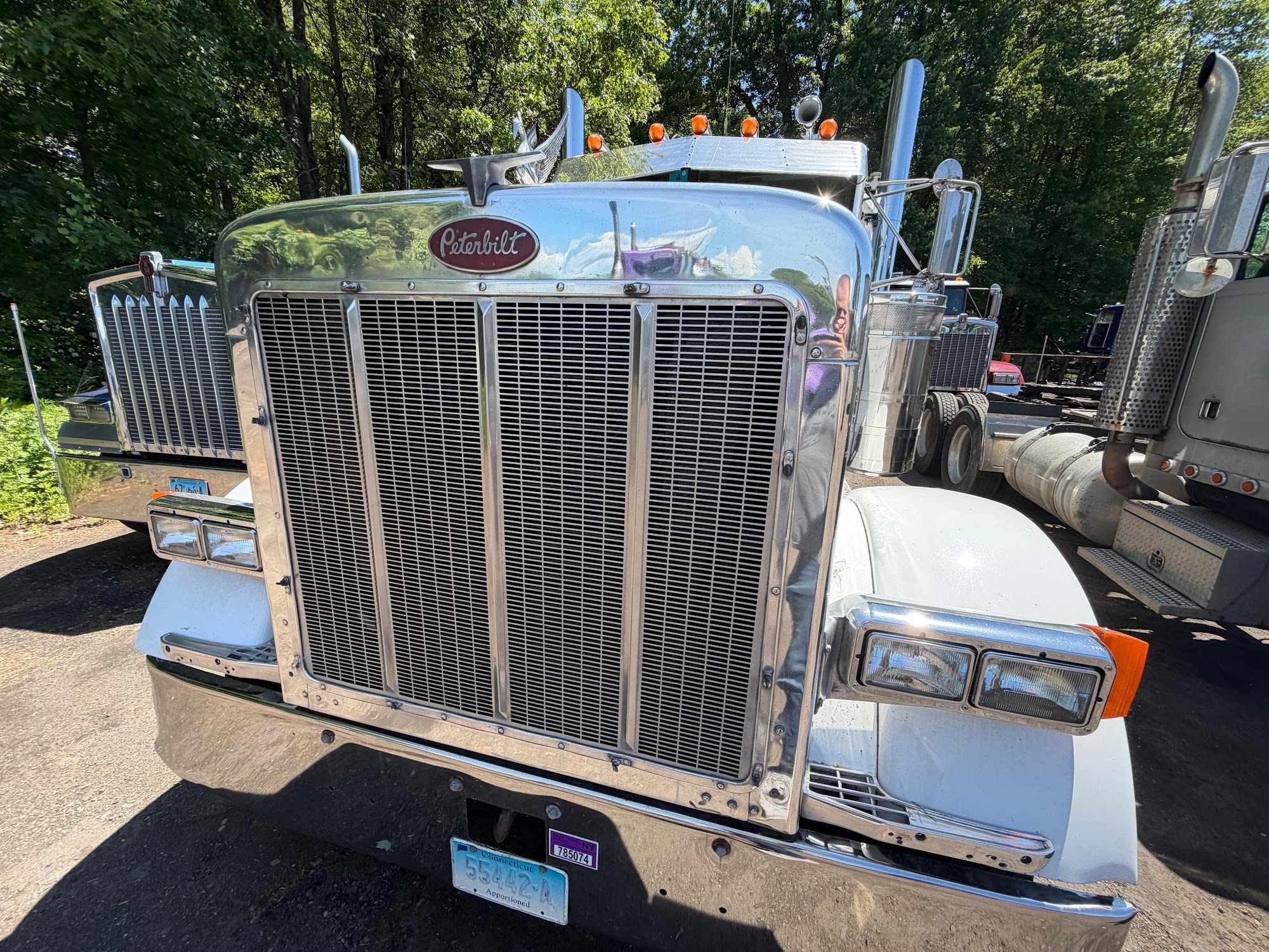 1992 Peterbilt 379 — Ellington, CT — $49,000 — photo 3