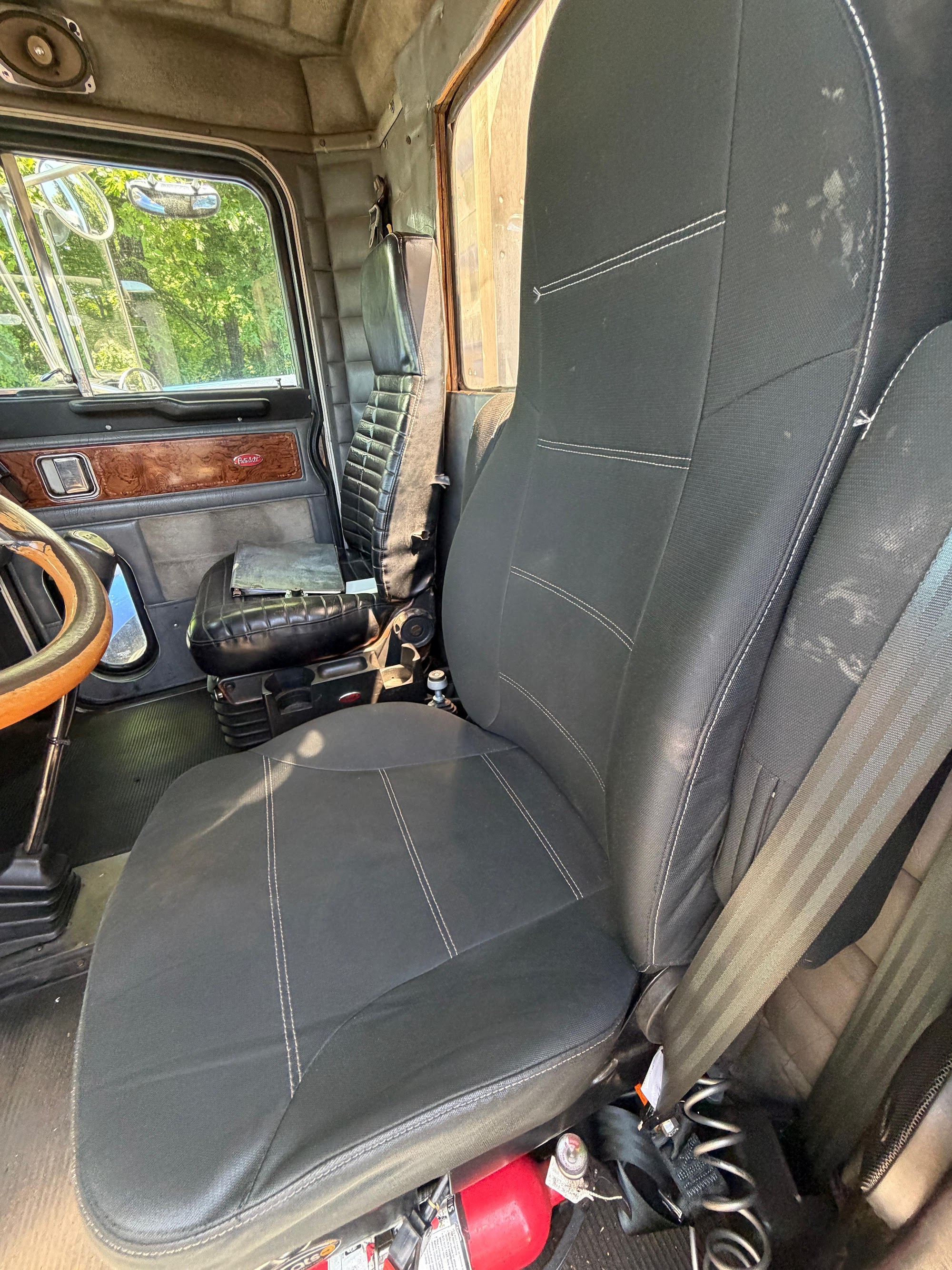 1992 Peterbilt 379 — Ellington, CT — $49,000 — photo 9
