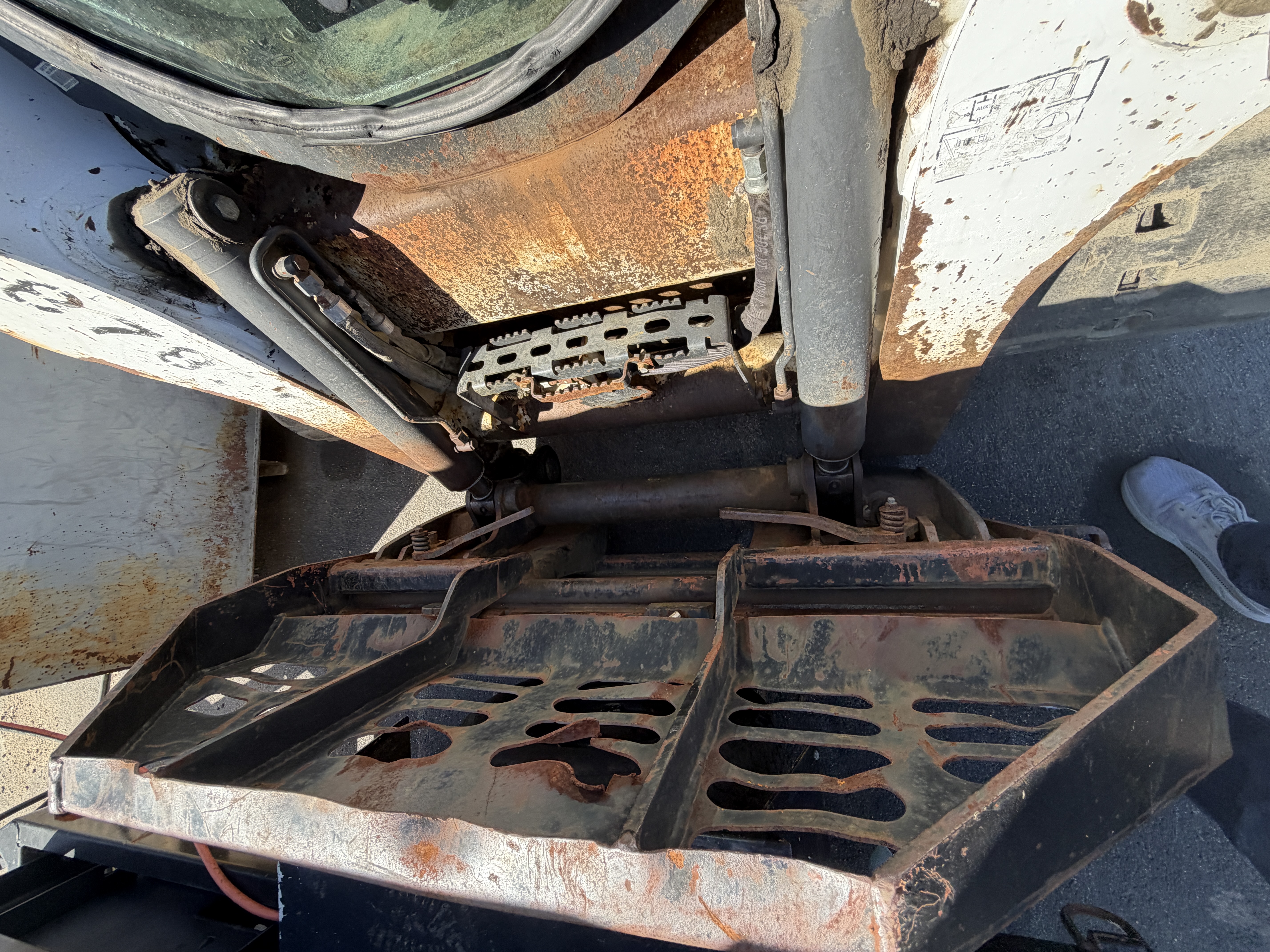 2017 Bobcat T650 Compact Track Loader — Providence, RI — photo 4