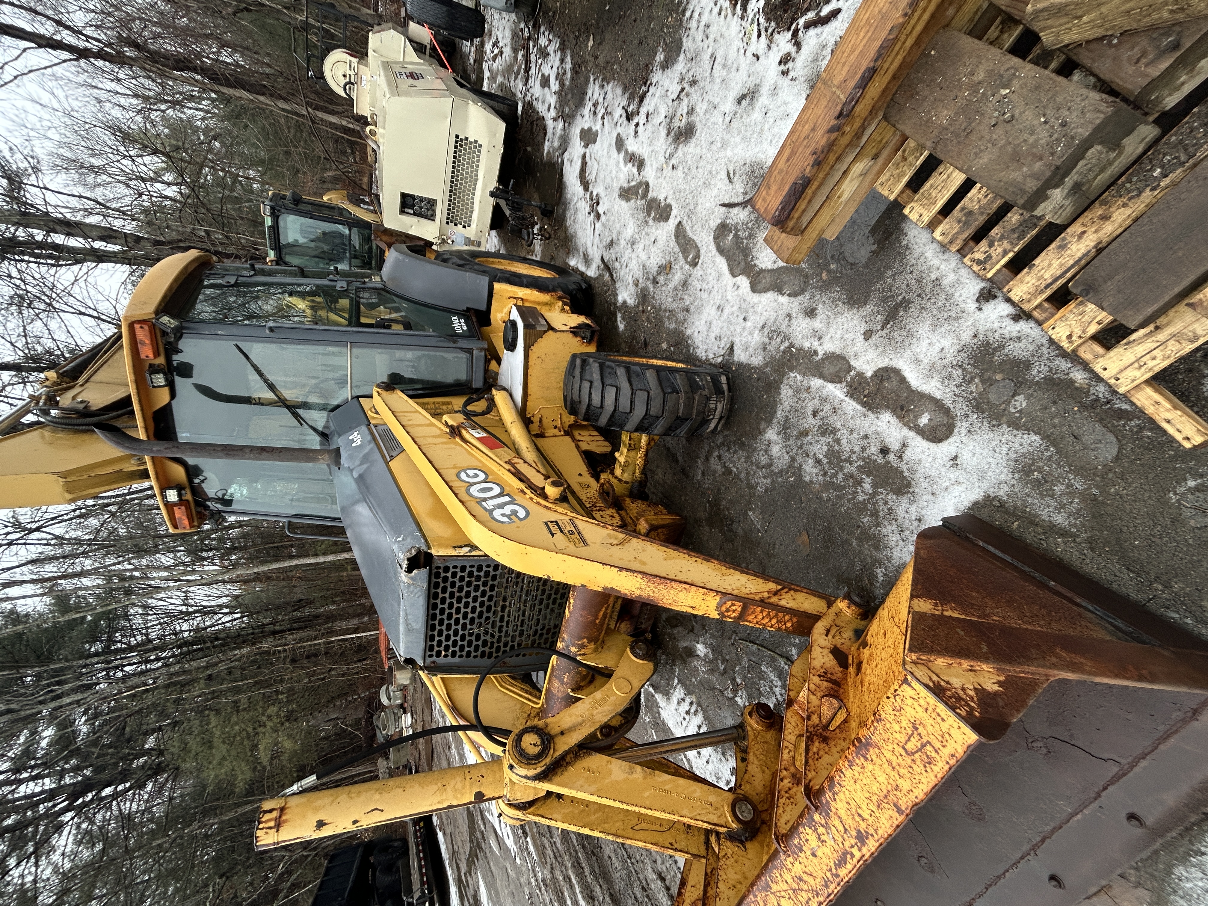 John Deere 310G — $25,000 — photo 2
