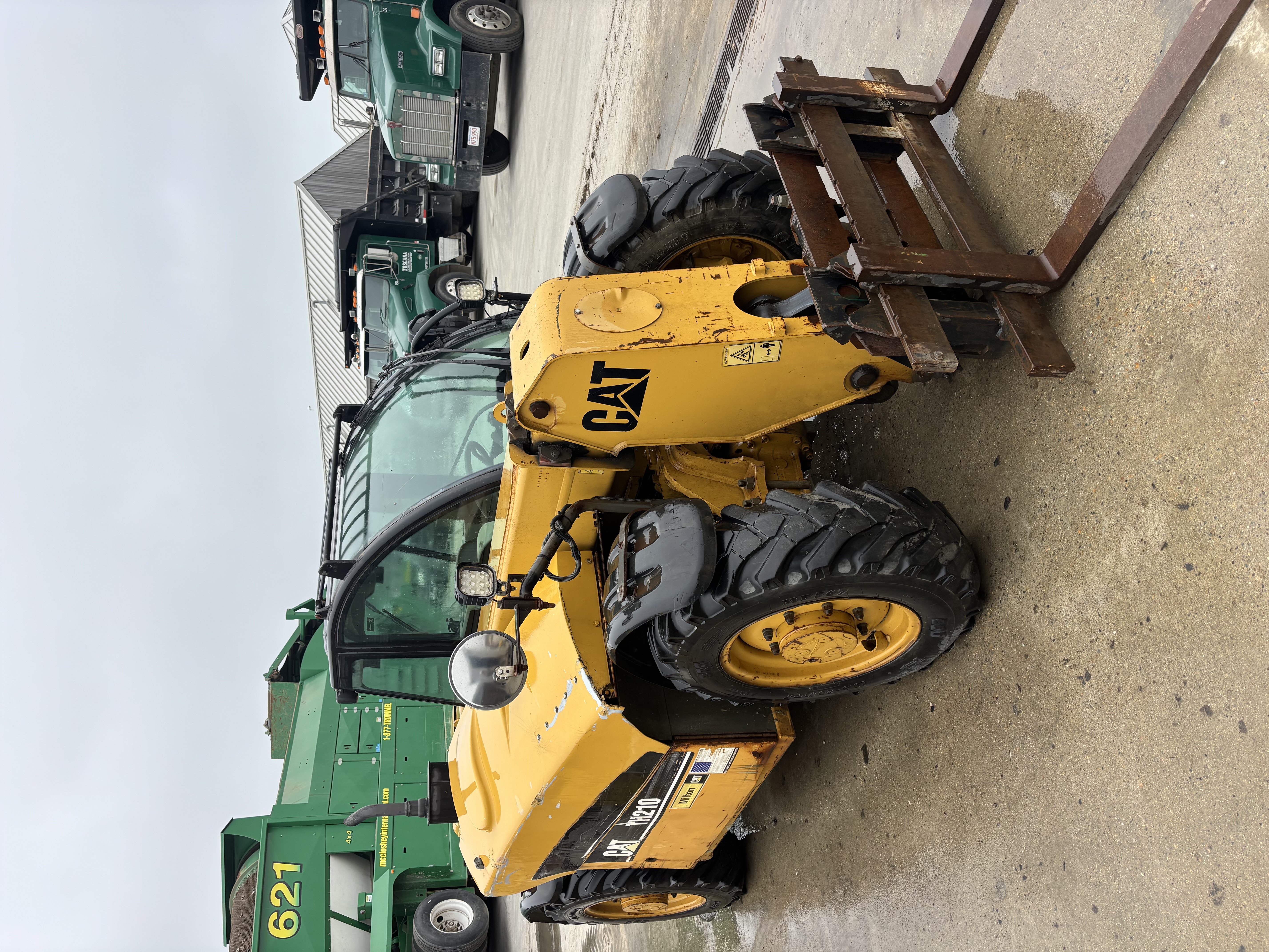 Caterpillar TH210 — $30,000 — photo 2