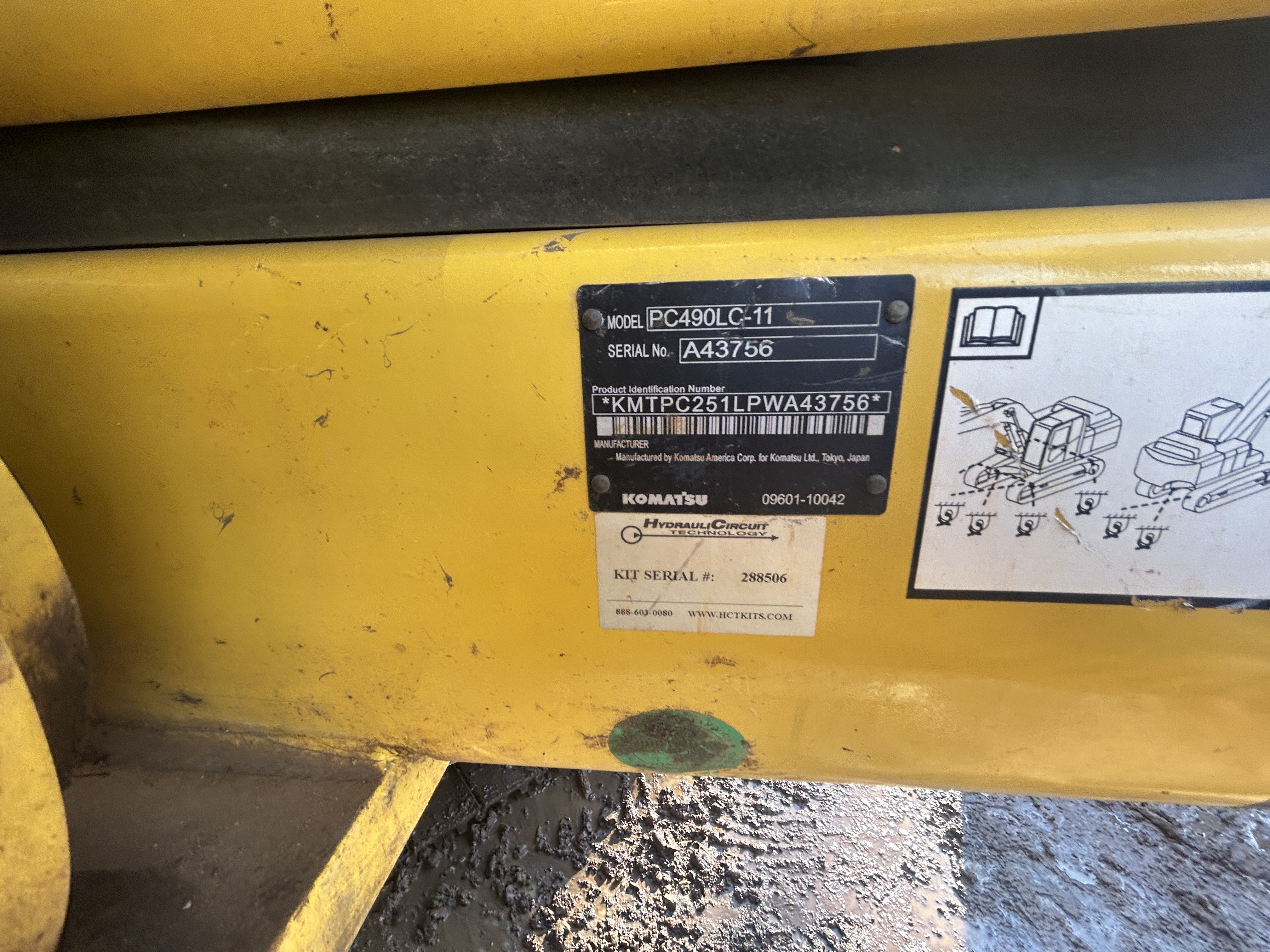 Komatsu PC490LC-11 — $449,000 — photo 8