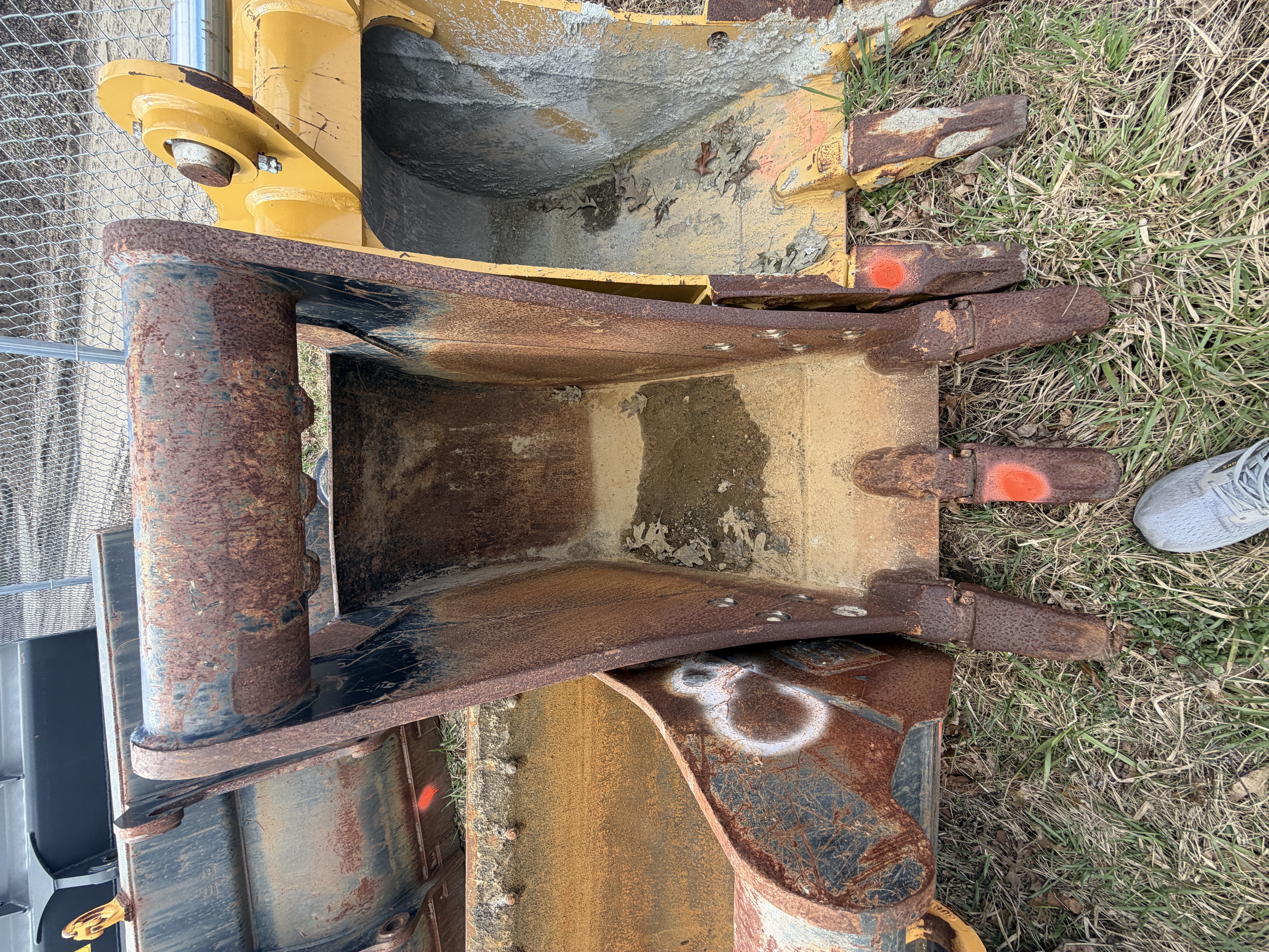 CAT 24in Trenching Bucket — CAT 24in Trenching Bucket — Providence, RI