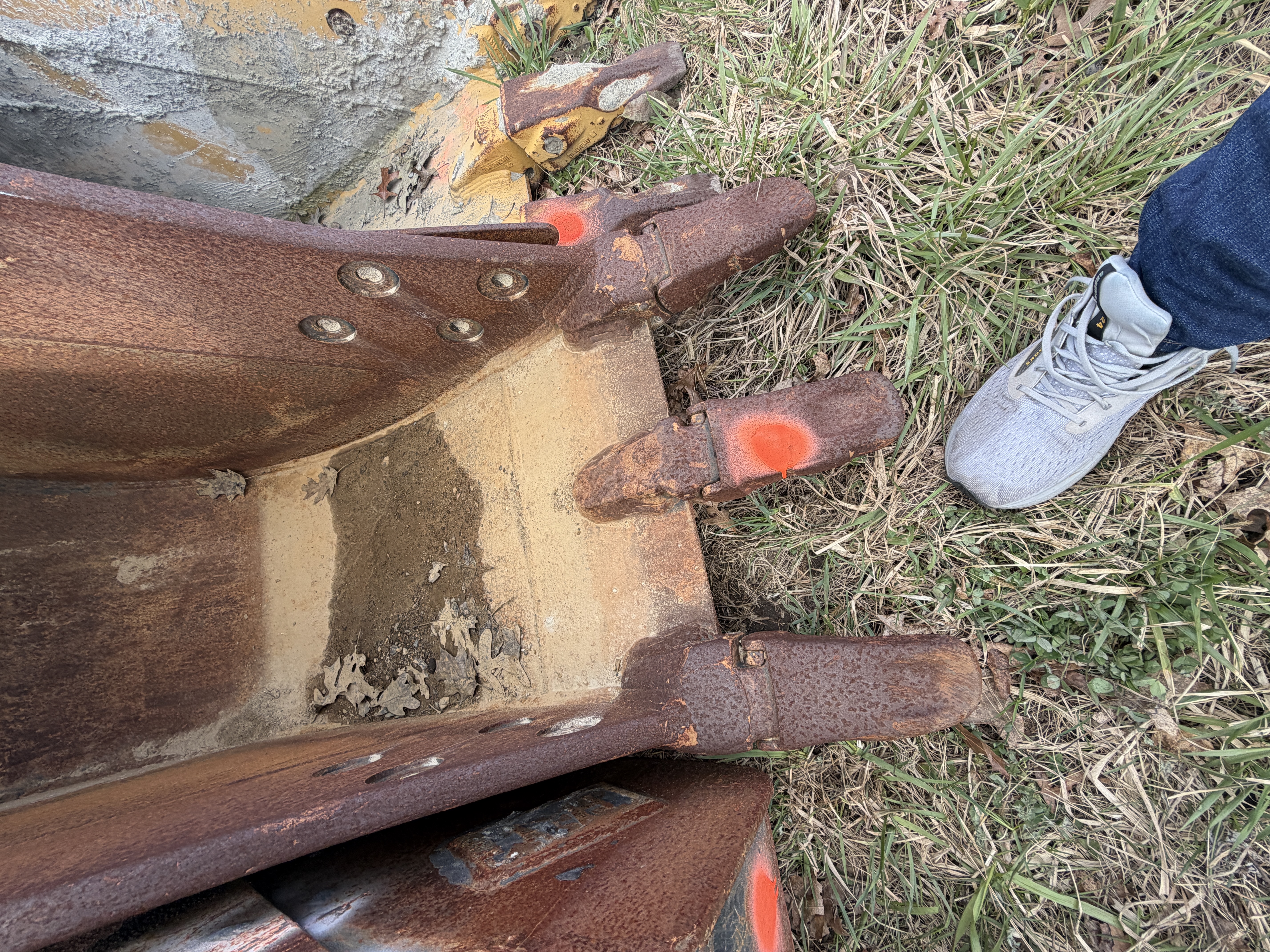 CAT 24in Trenching Bucket — Providence, RI — photo 2
