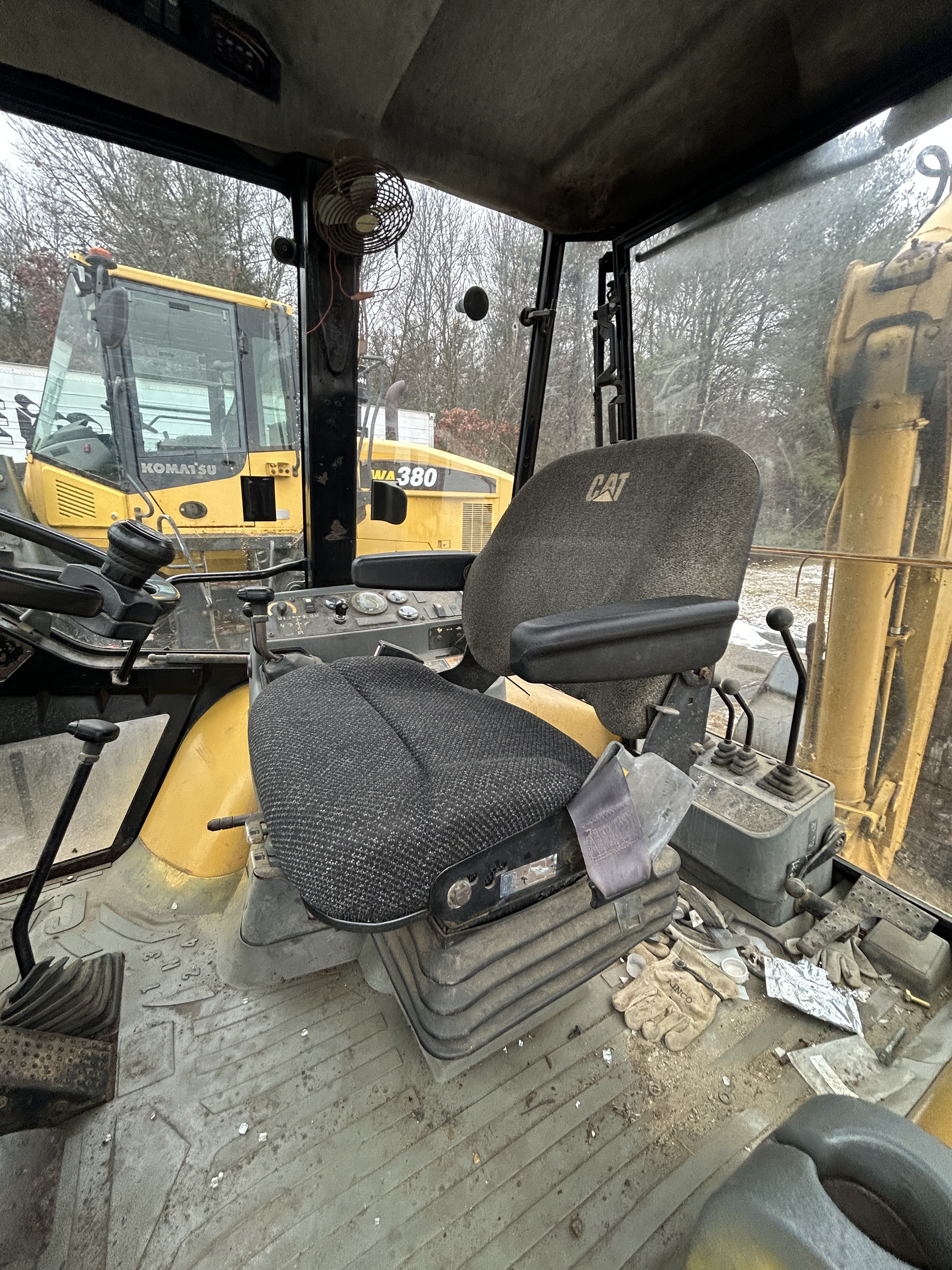 Caterpillar 416C — $28,000 — photo 2