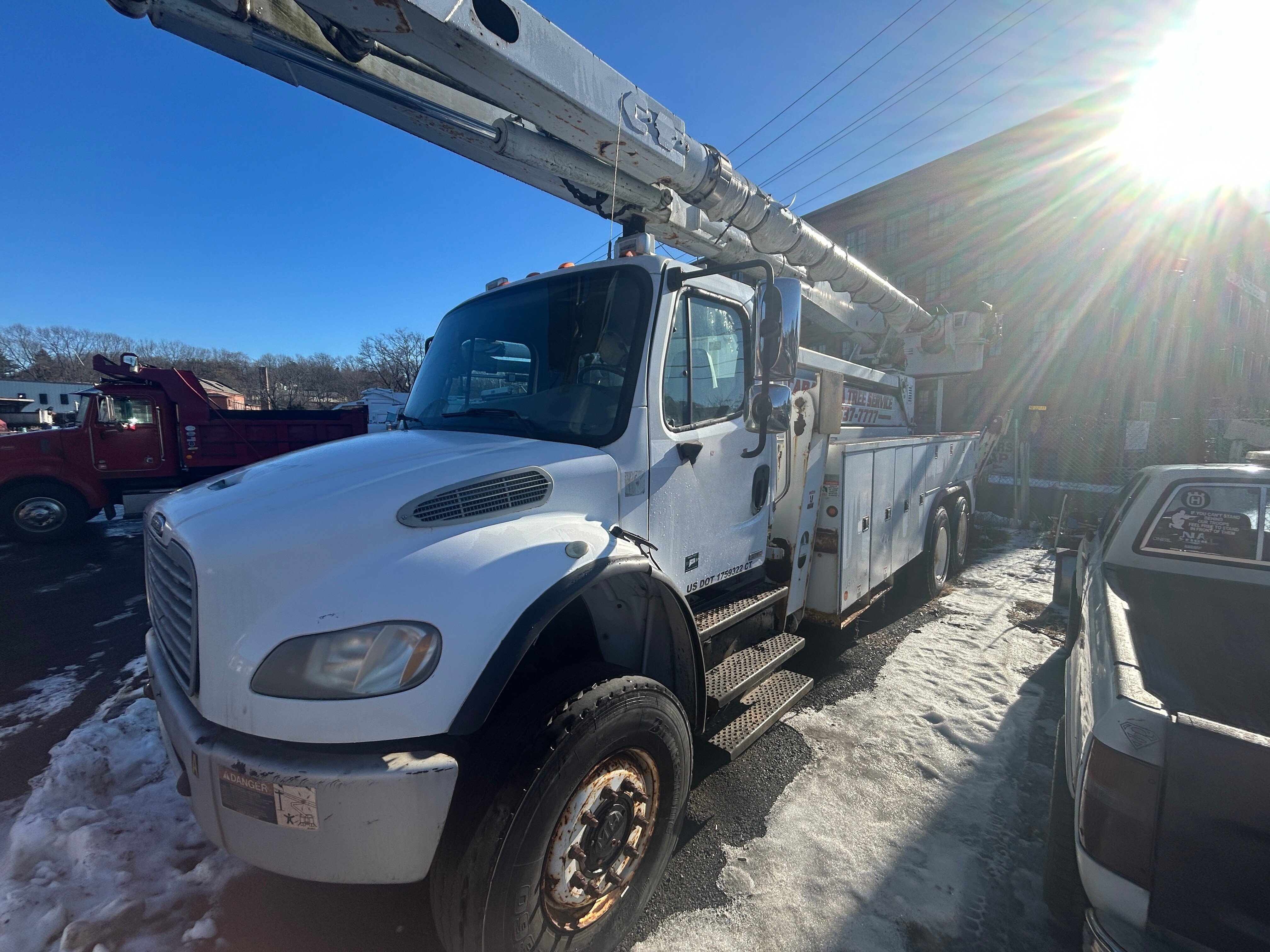 Altec Freightliner — Freightliner AM900-E100