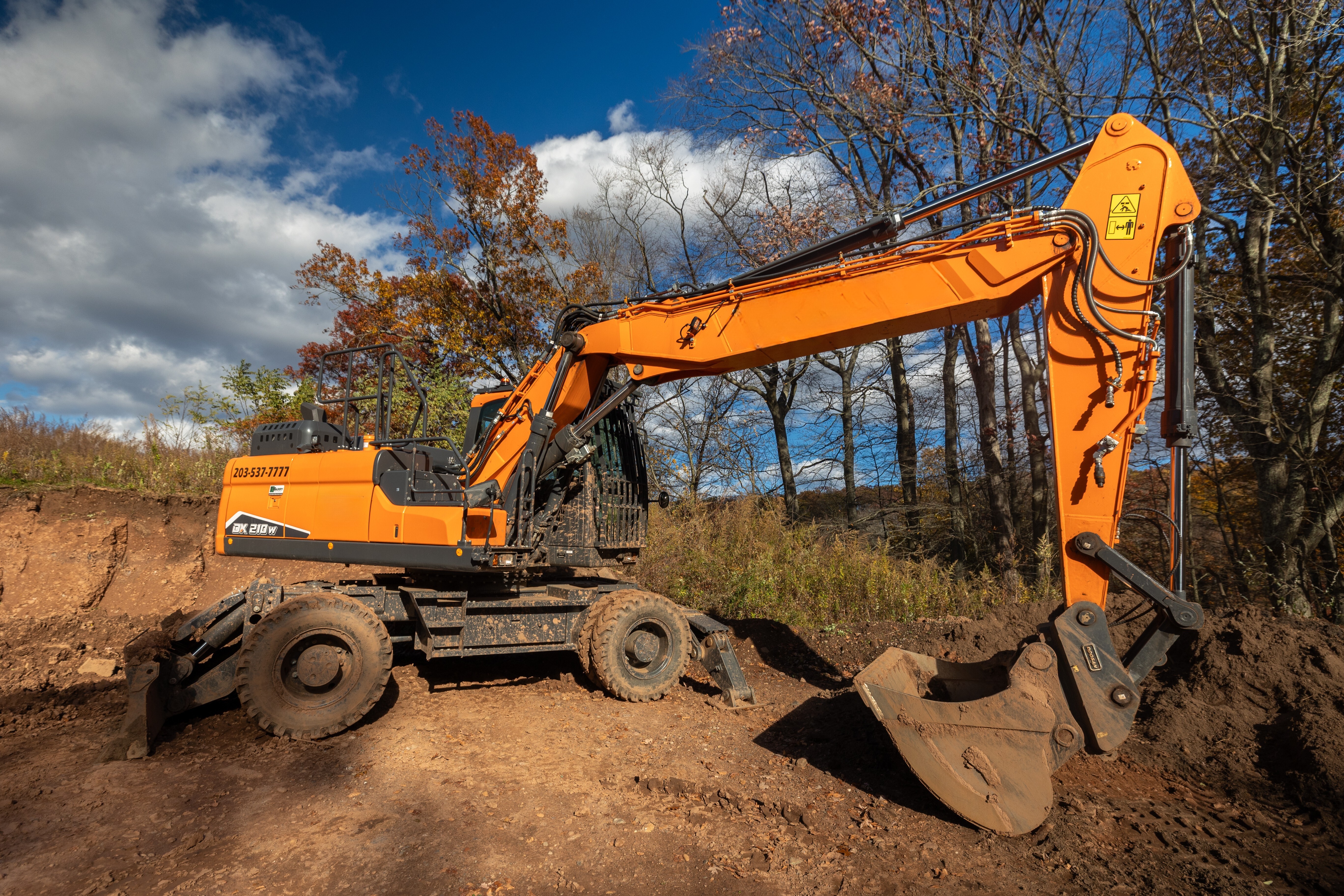 Develon  — Develon DX210W