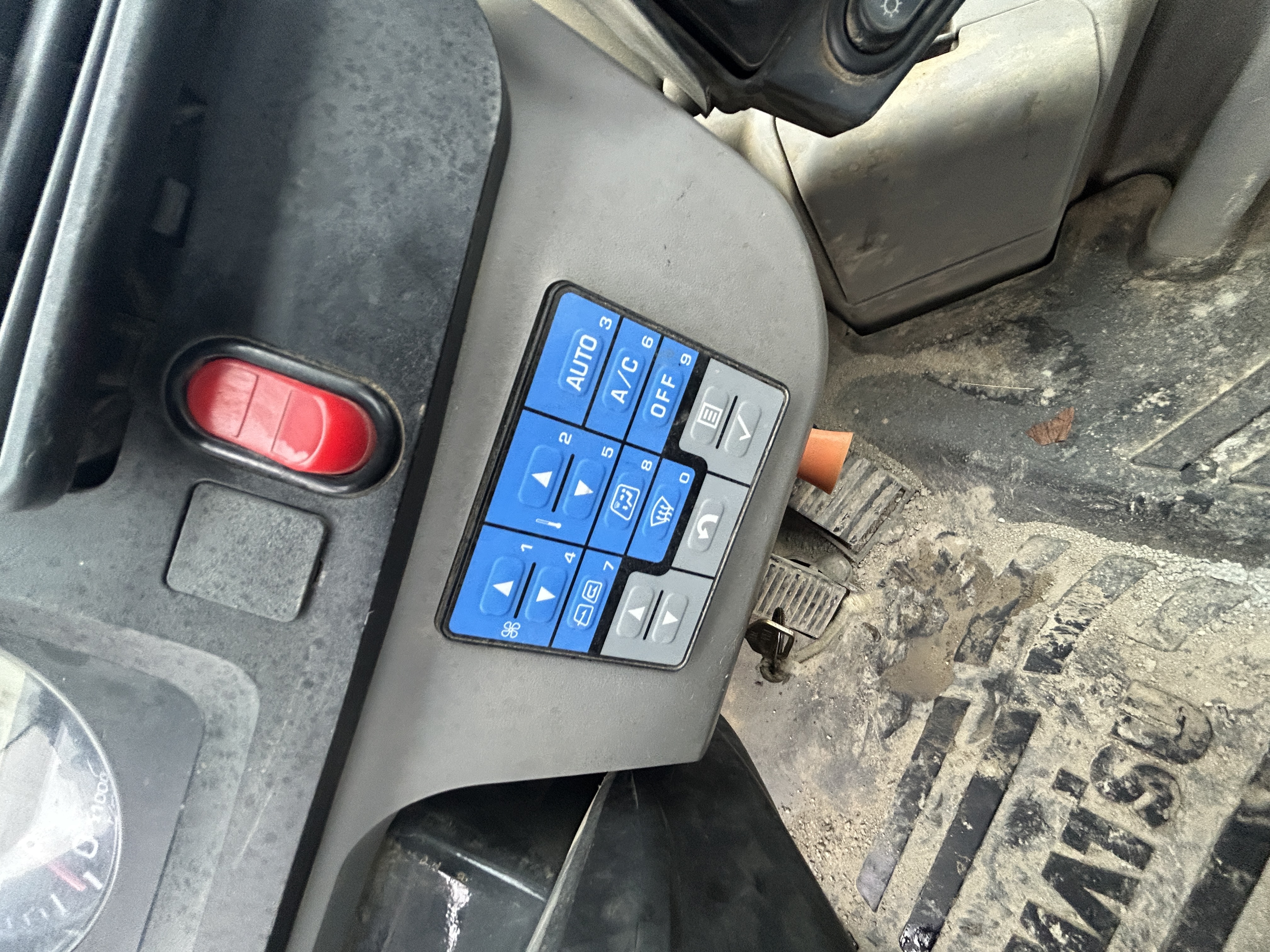 Komatsu WA380-7 — $90,000 — photo 9