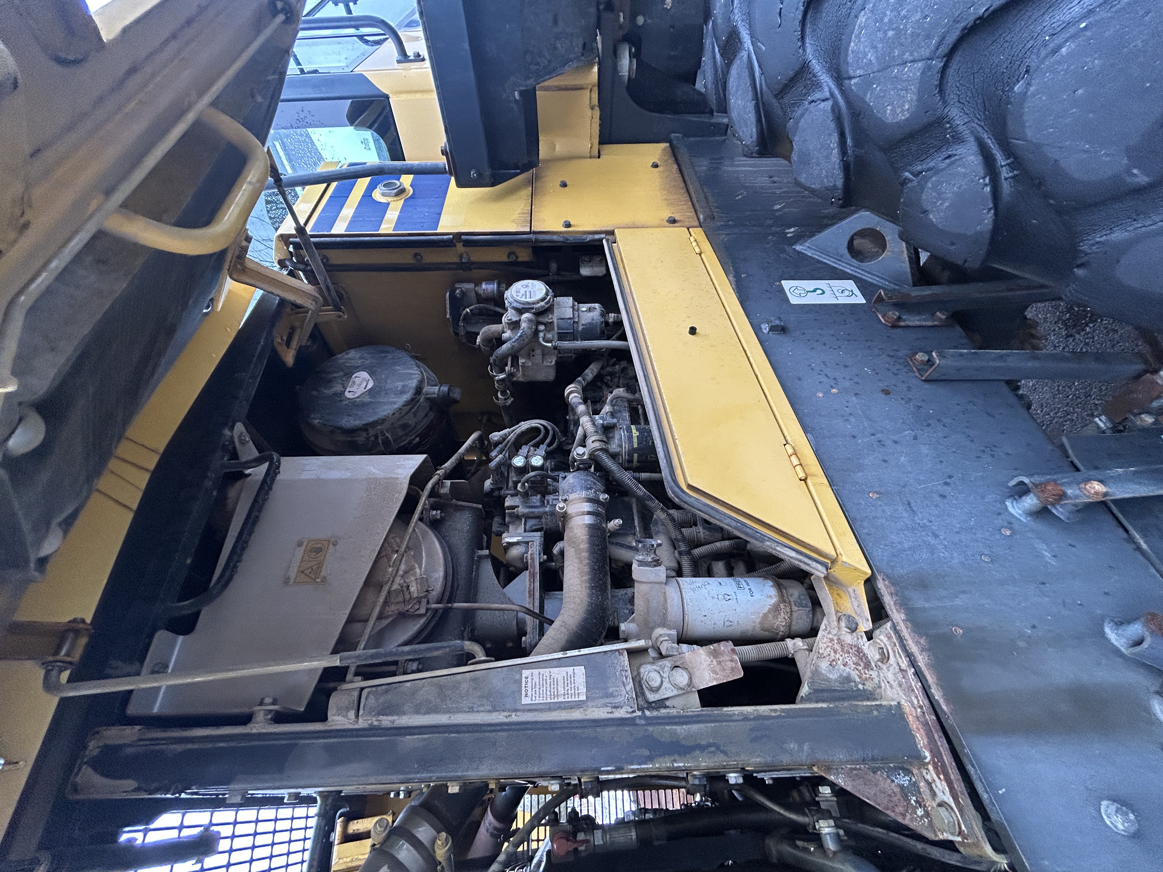 Komatsu WA380-7 — $90,000 — photo 4