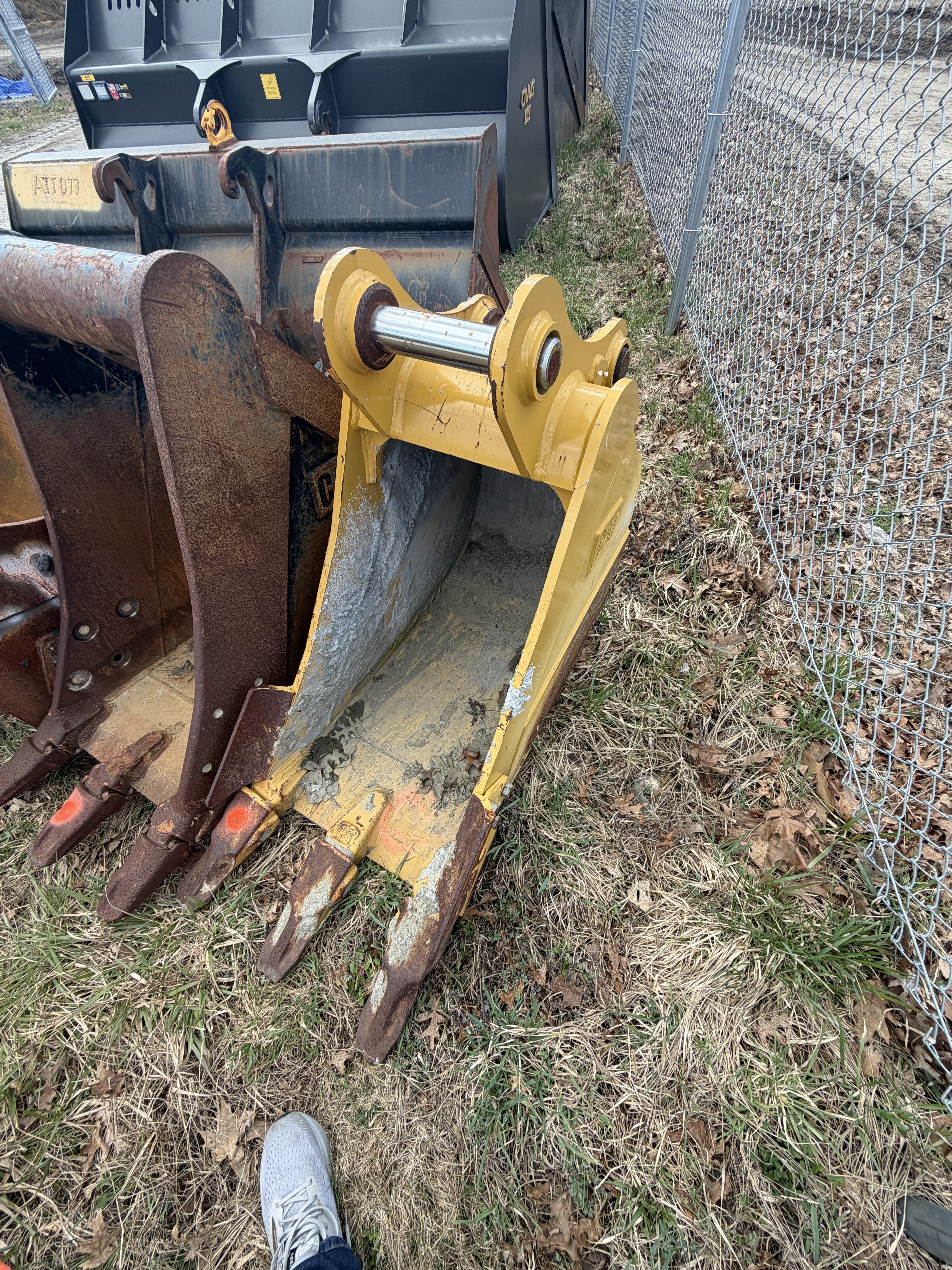 CAT Quick-Coupler Bucket — CAT Quick-Coupler Bucket — Providence, RI