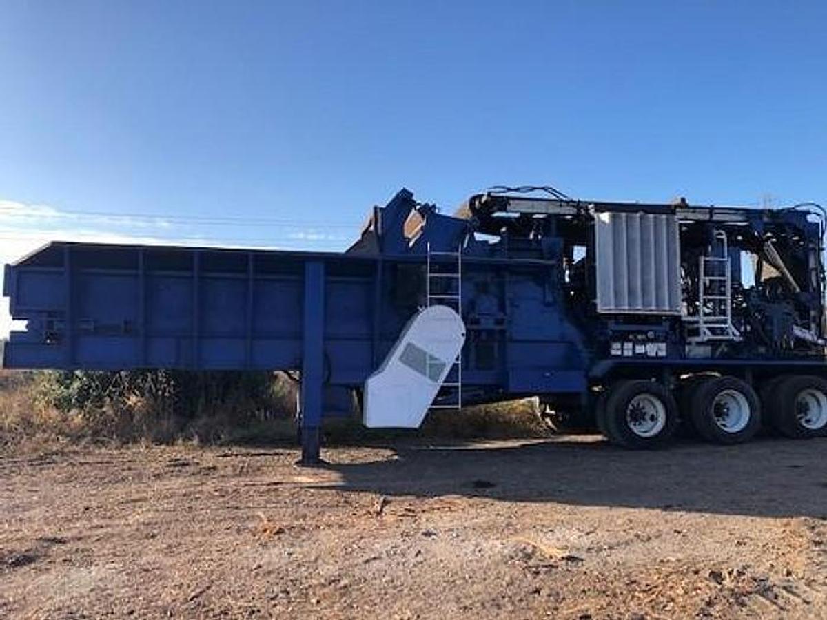 2001 Peterson 5400 Horizontal Grinder — Peterson 5400