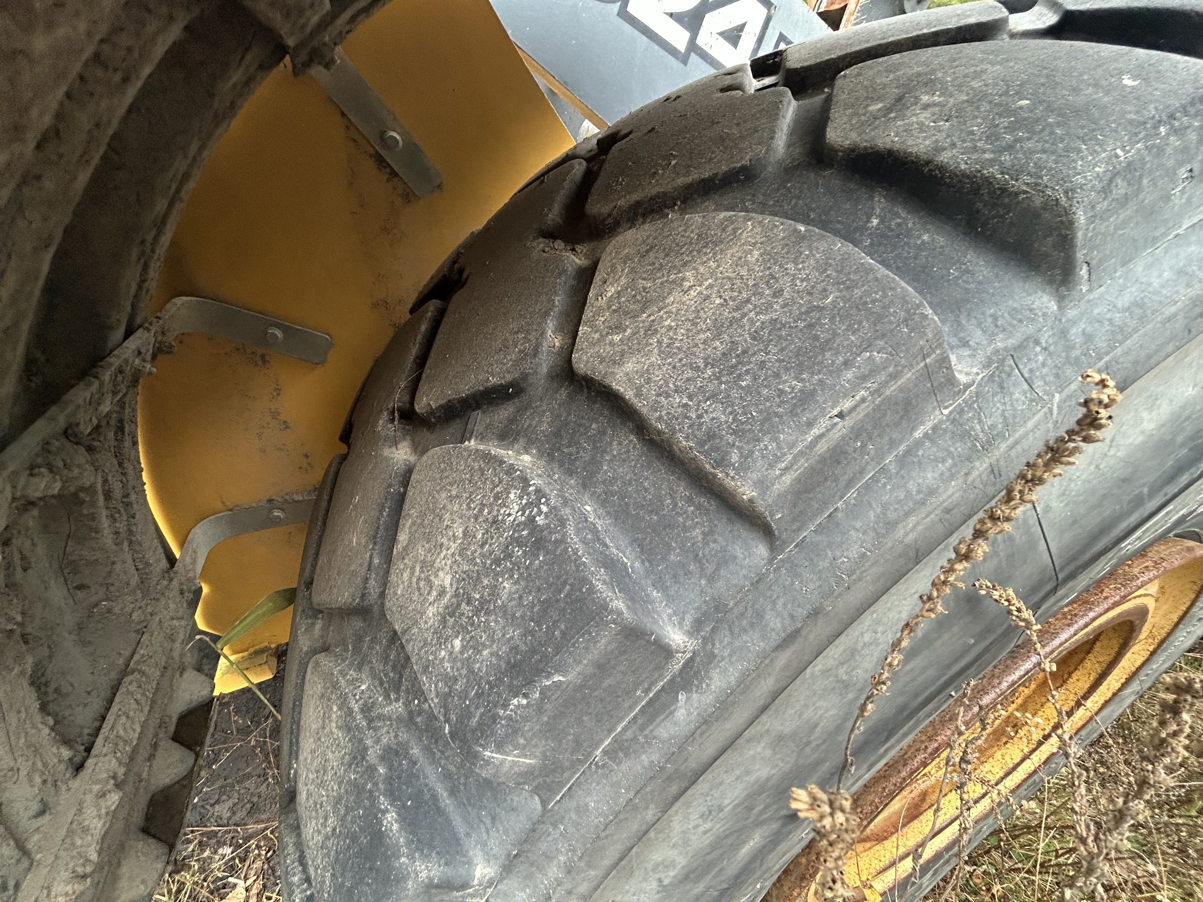 John Deere 824K — photo 3