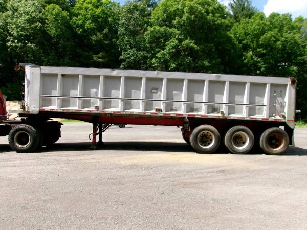 1999 East Tri-Axle Dump Trailer — East Tri-Axle Dump Trailer