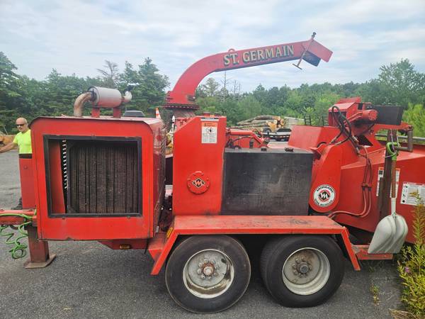 2004 Morbark 2400 Hurricane — Morbark 2400 Hurricane — Tyngsborough, MA