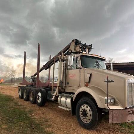 2000 Kenworth T800 Logging Truck — Kenworth T800 — Hickory, NC