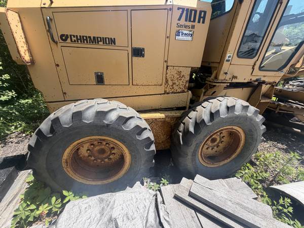Champion 710A Series III Motor Grader — Champion 710A Series III