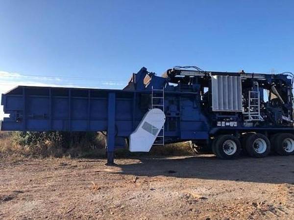 2001 Peterson 5400 Horizontal Grinder — Peterson 5400